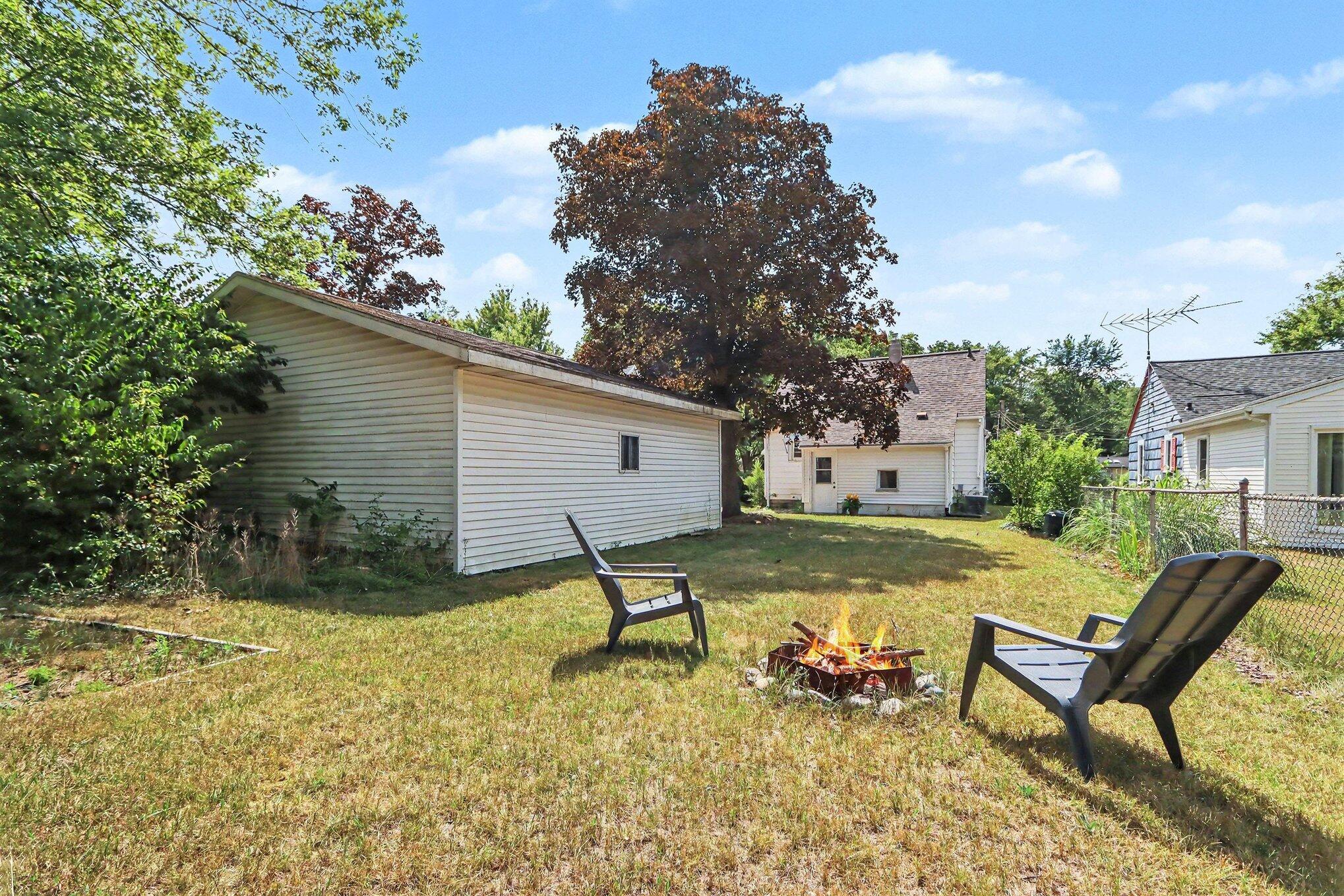 3719 Ash Street Kalamazoo MI 49001