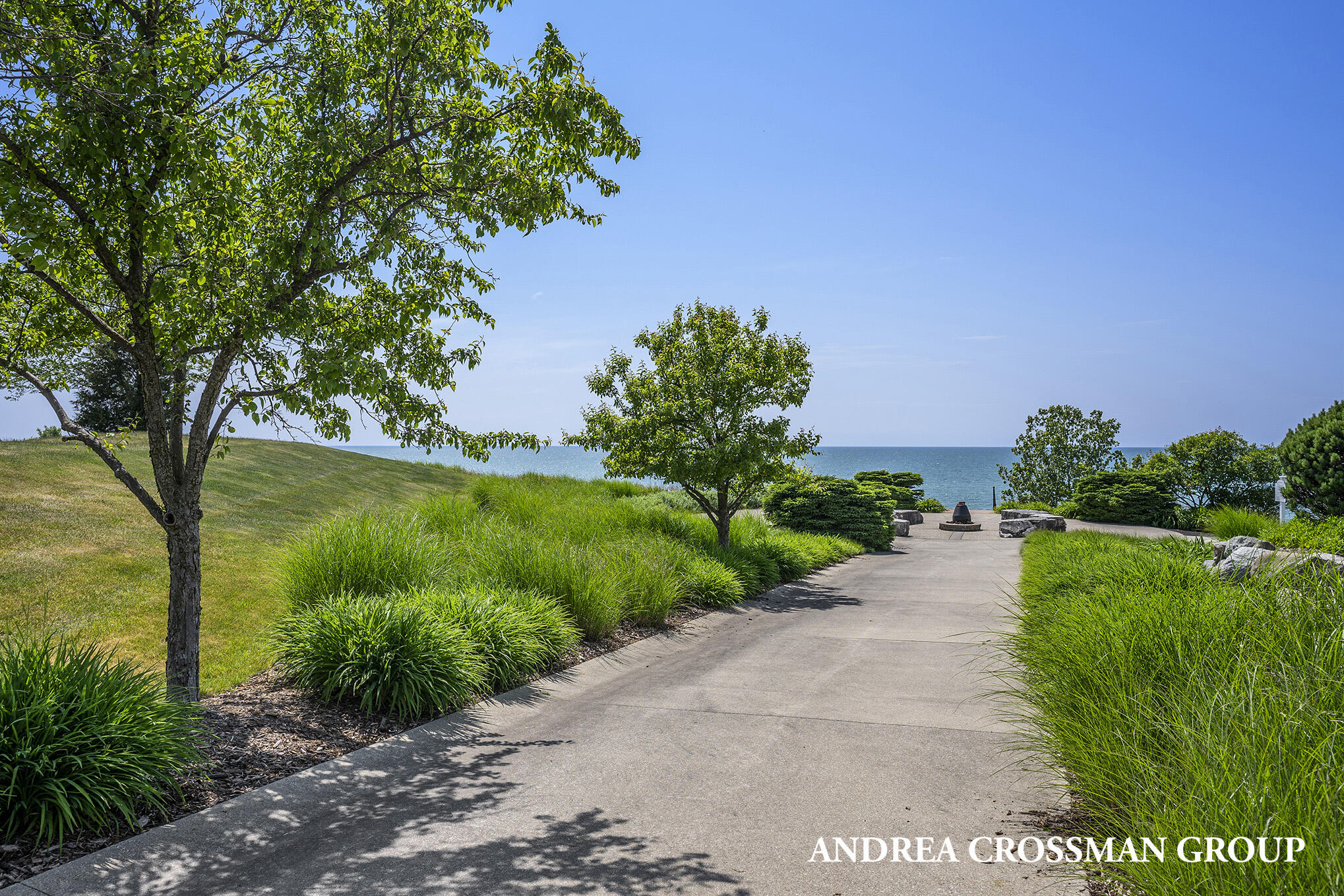 688 Waters Edge Drive South Haven MI 49090