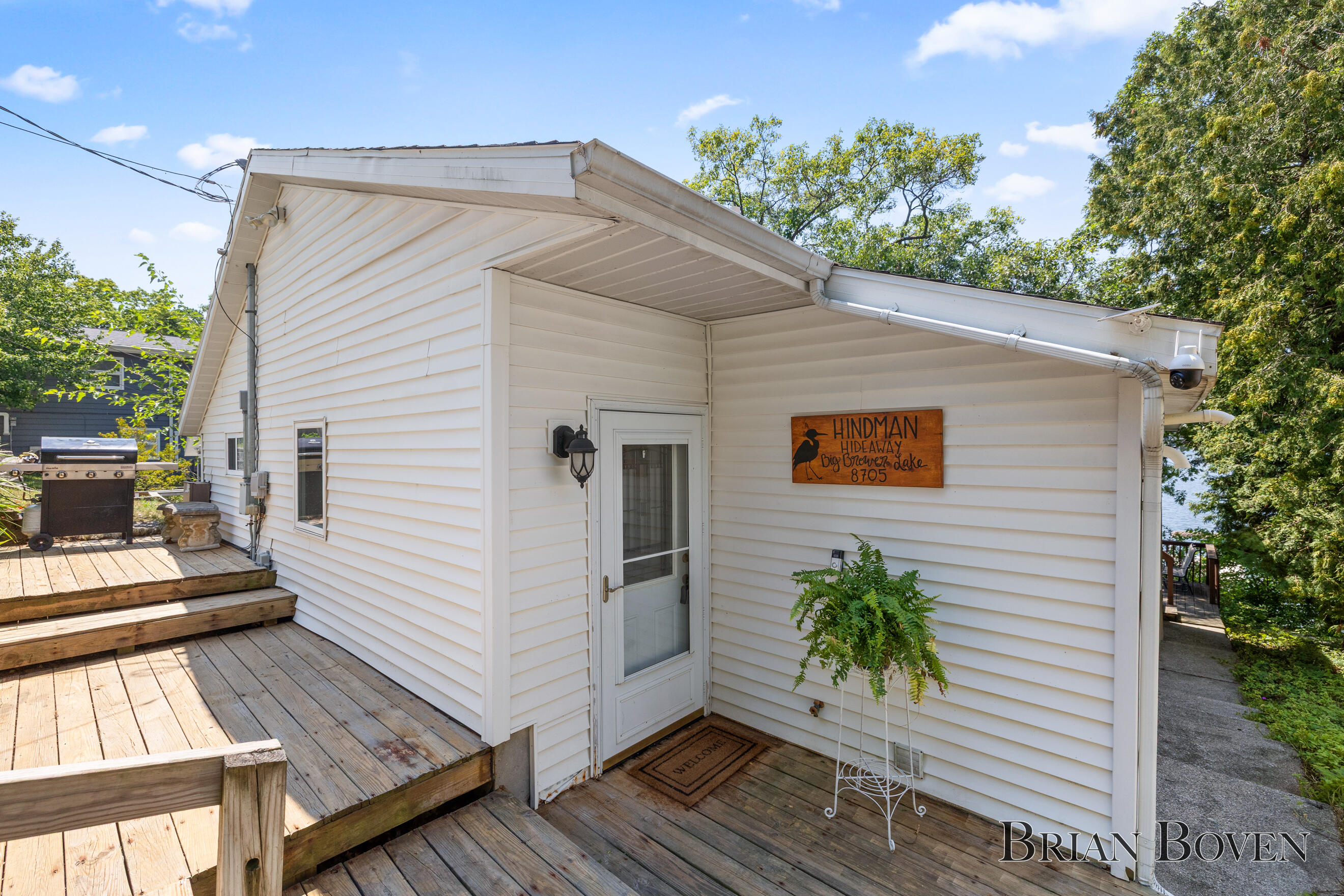 8705 Je-ne-be Drive NE Rockford MI 49341