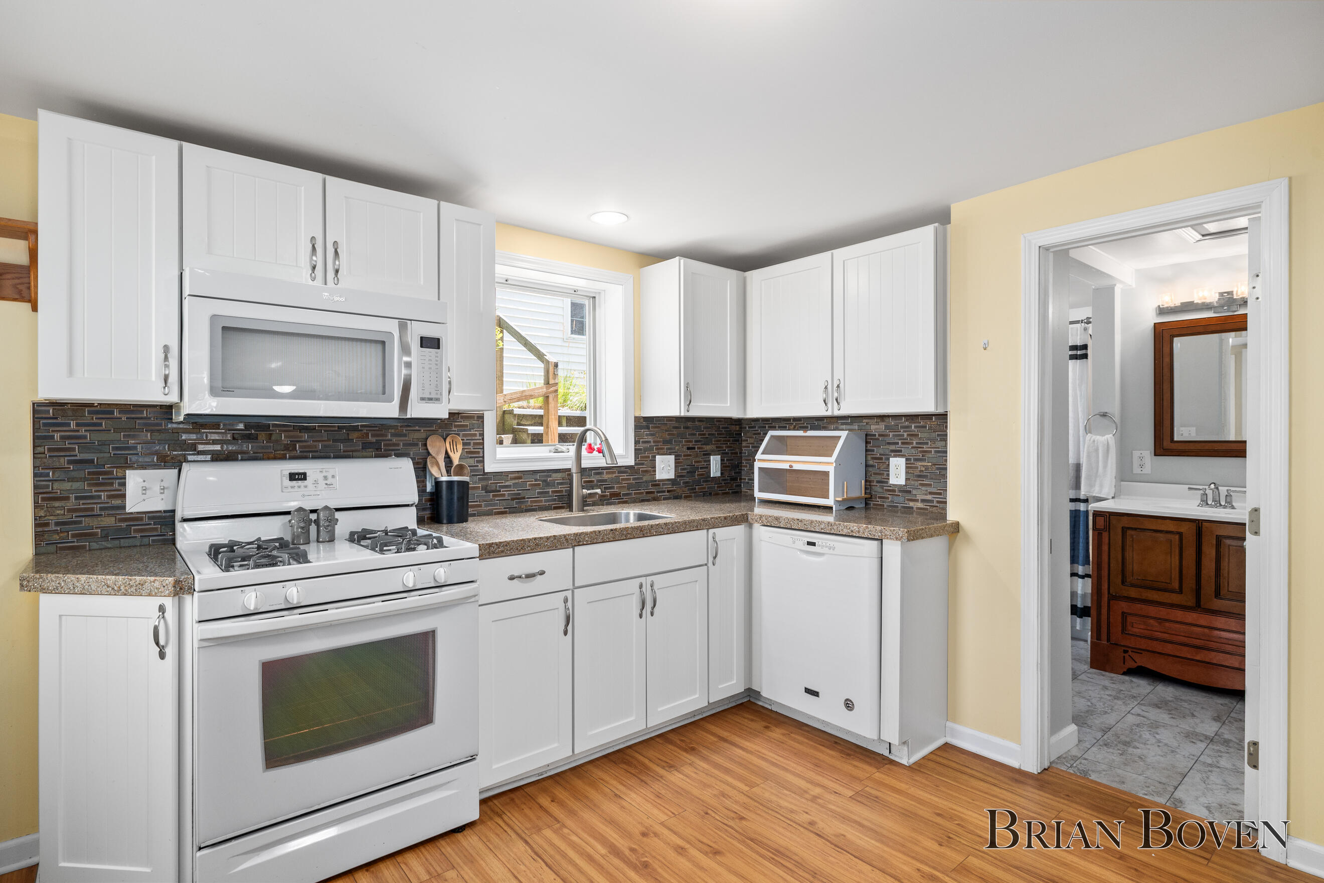 8705 Je-ne-be Drive NE Rockford MI 49341