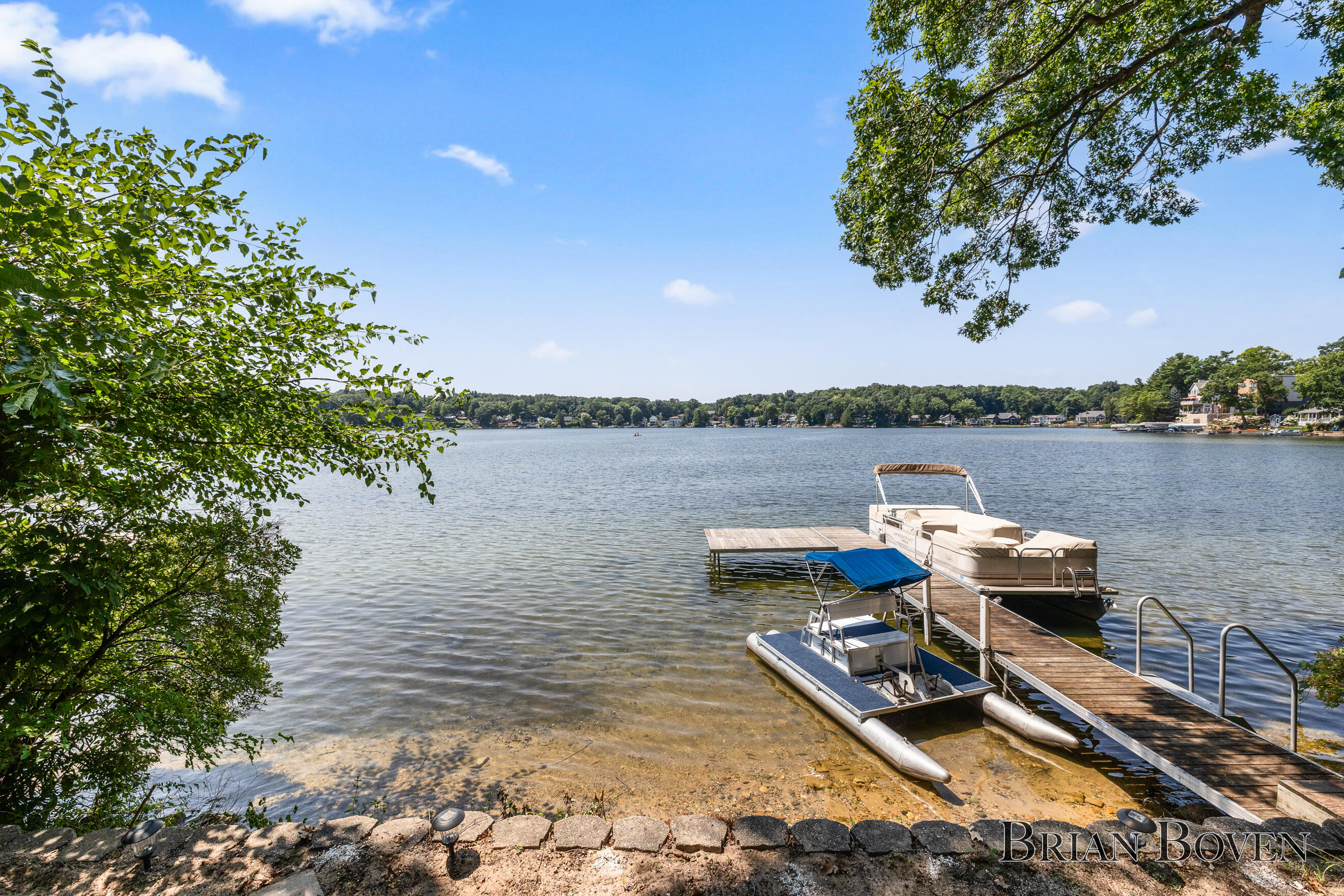 8705 Je-ne-be Drive NE Rockford MI 49341
