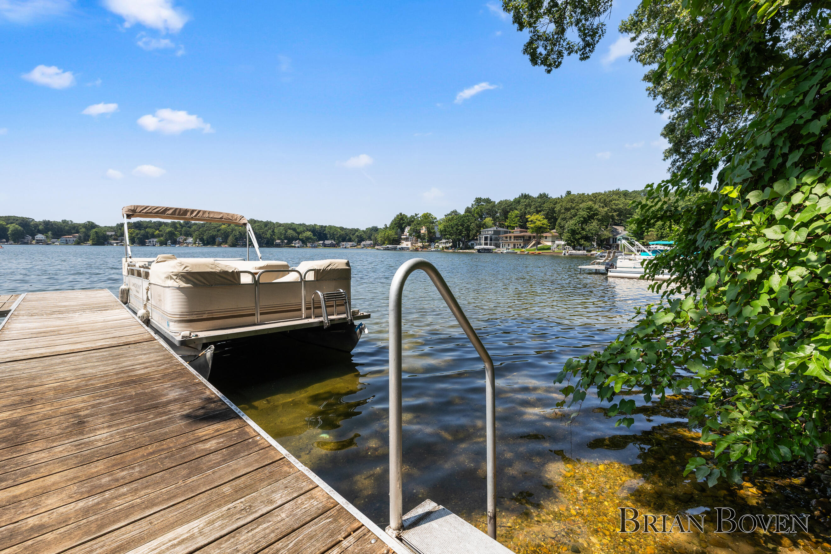 8705 Je-ne-be Drive NE Rockford MI 49341