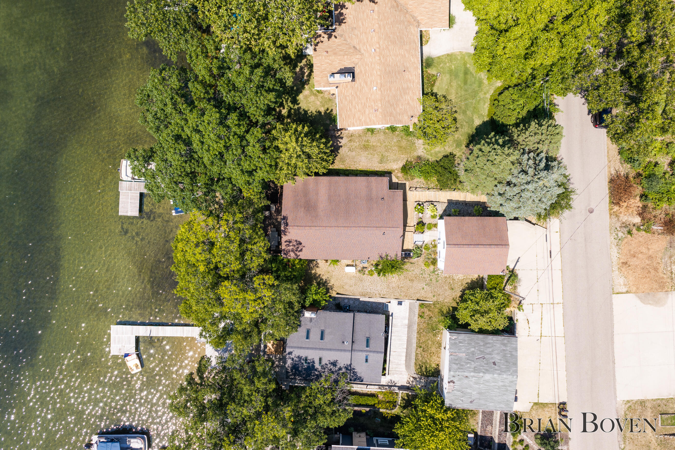 8705 Je-ne-be Drive NE Rockford MI 49341