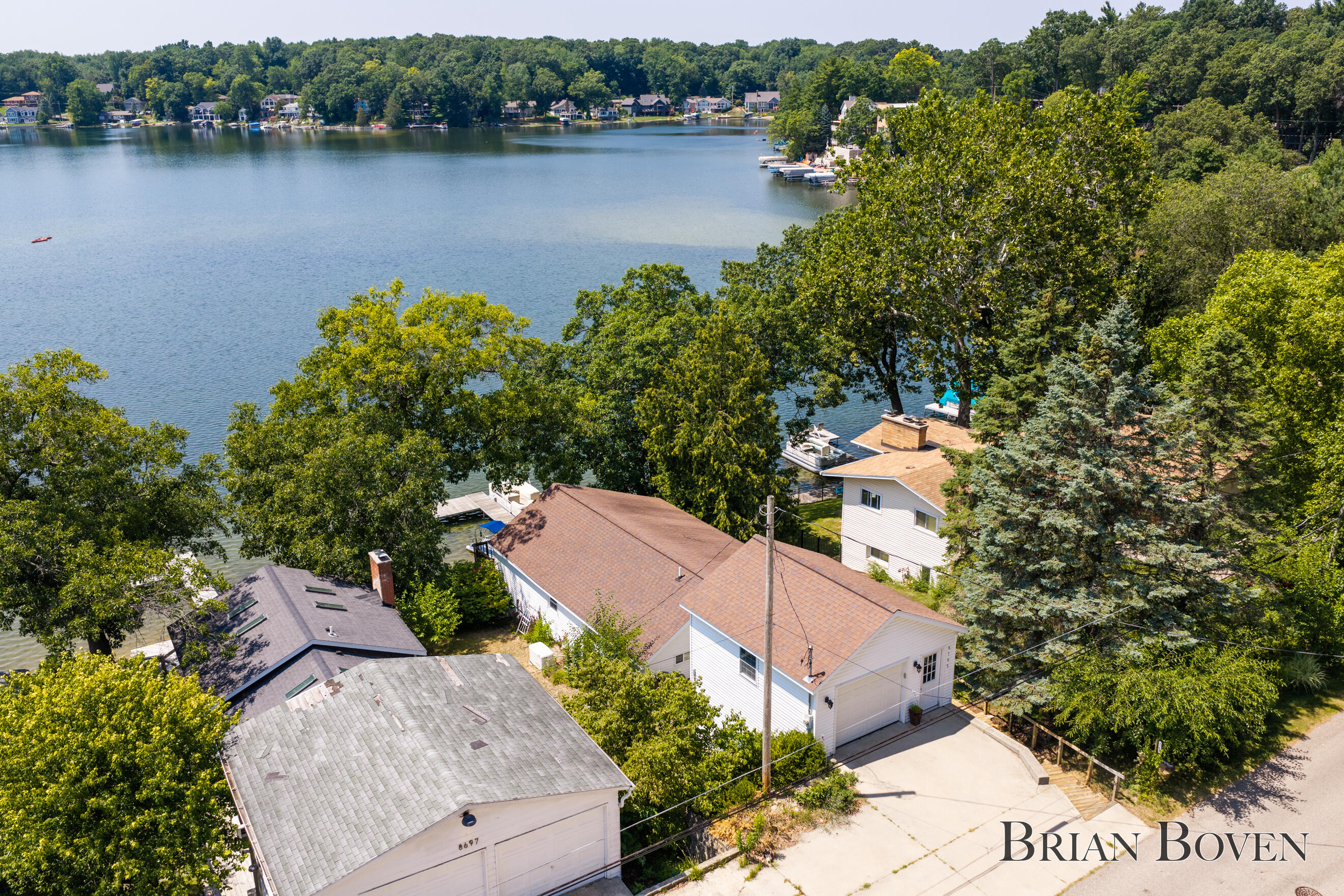 8705 Je-ne-be Drive NE Rockford MI 49341