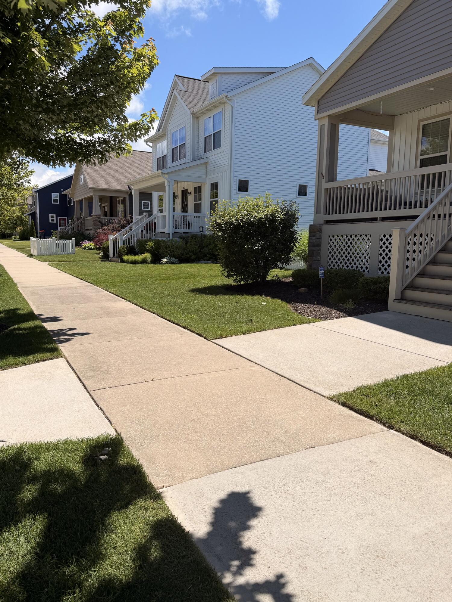 576 Brownstone Street Holland MI 49423