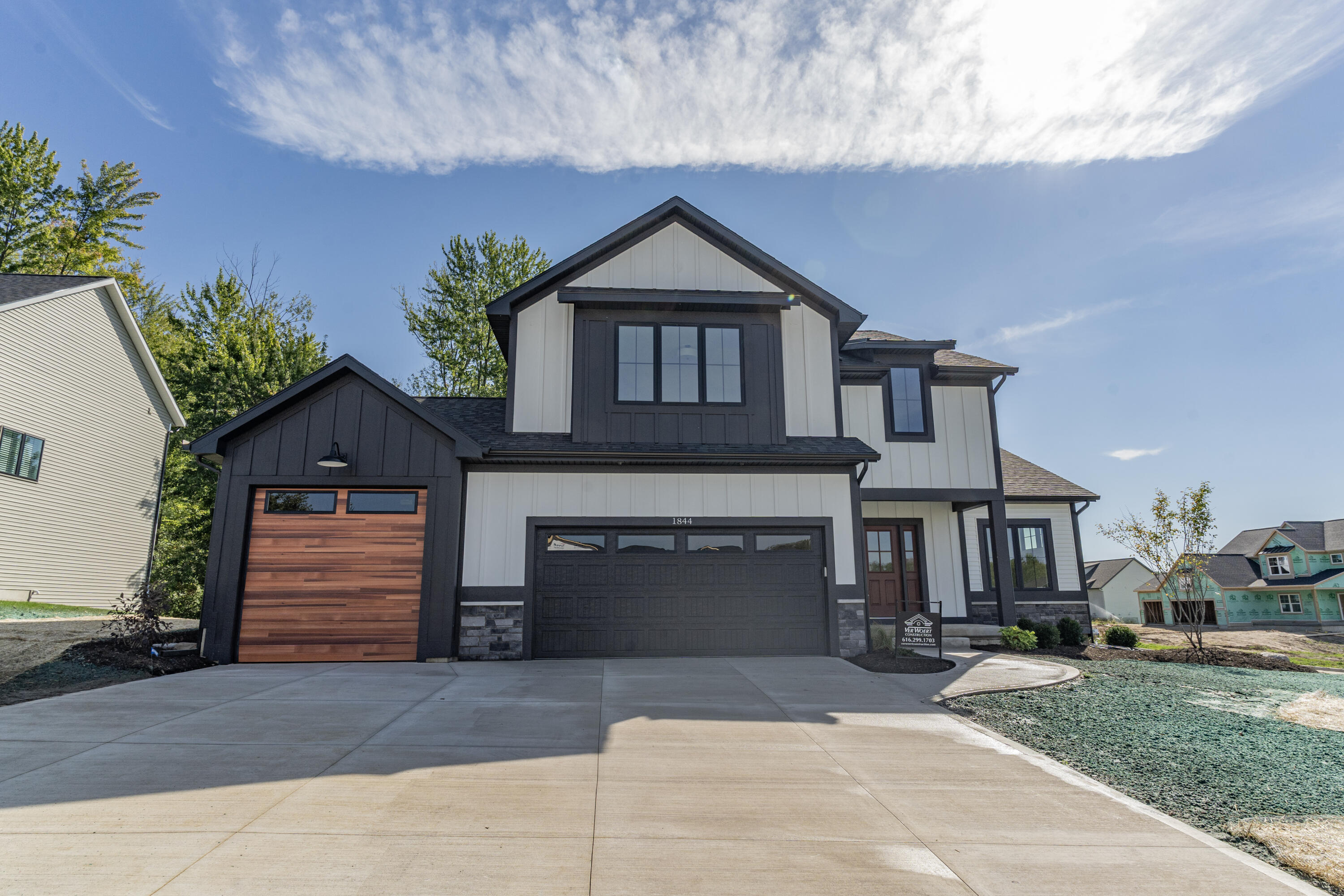 1844 Stratford Lane NW Grand Rapids MI 49534