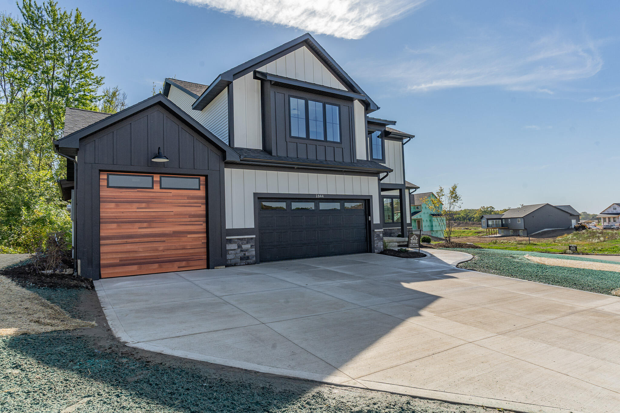 1844 Stratford Lane NW Grand Rapids MI 49534