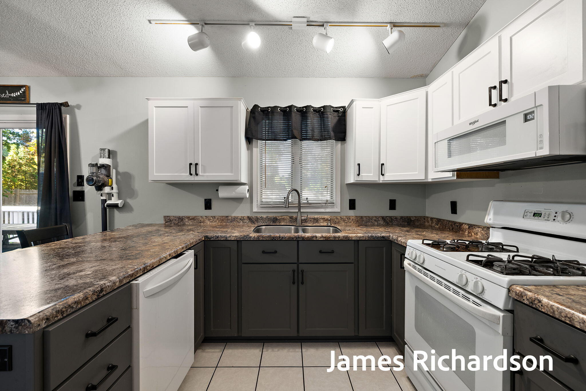 15249 Widgeon Road Grand Haven MI 49417