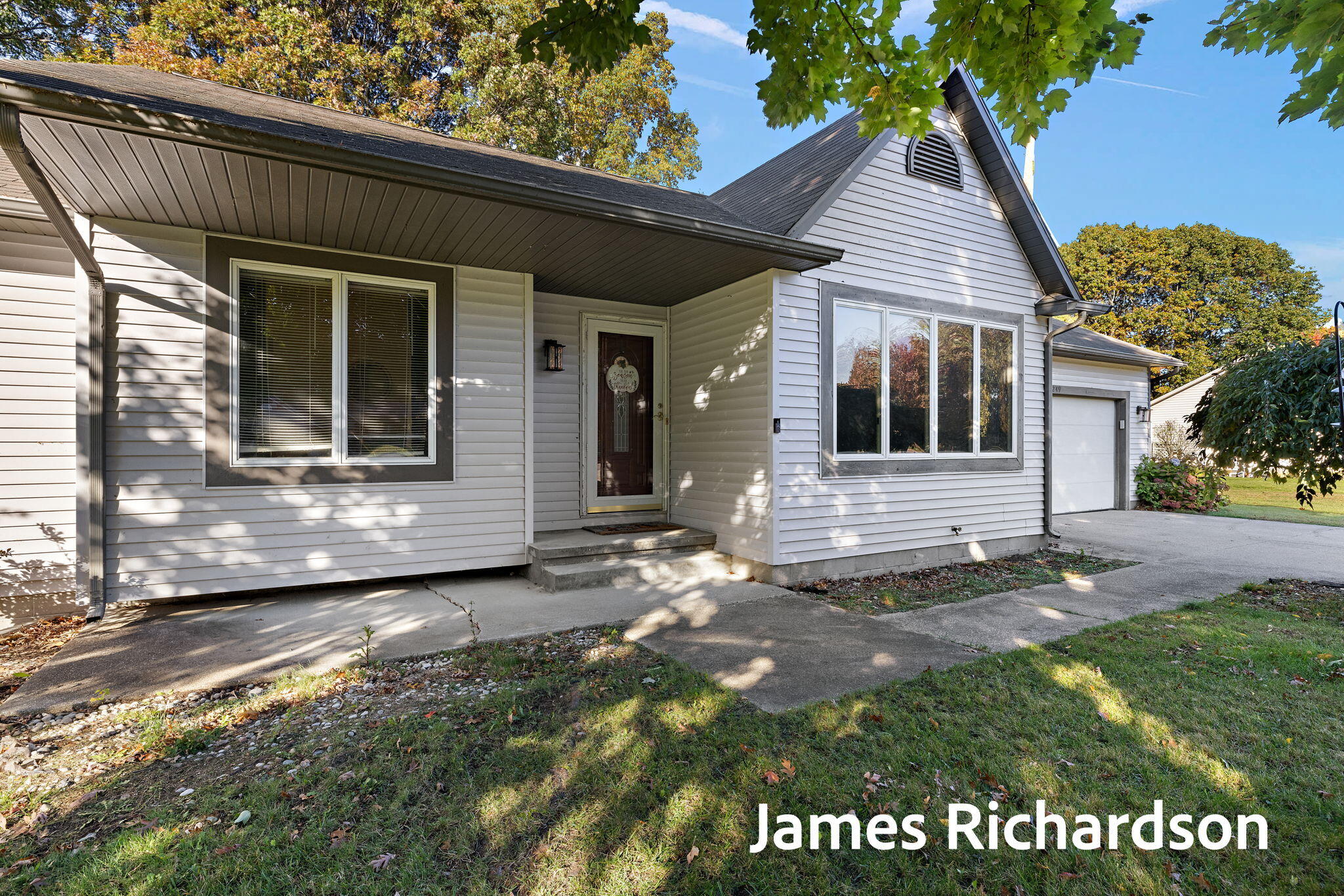 15249 Widgeon Road Grand Haven MI 49417