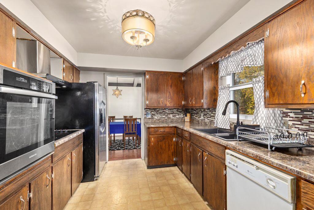 1955 Millbank Street SE Grand Rapids MI 49508