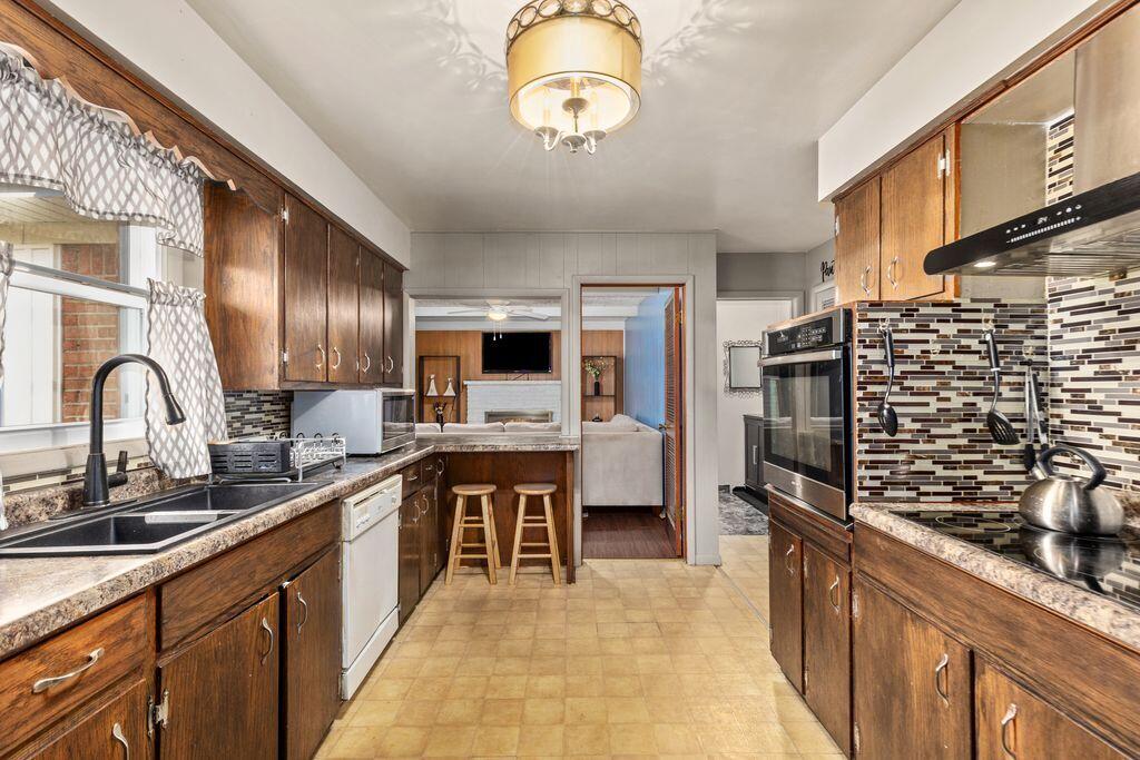 1955 Millbank Street SE Grand Rapids MI 49508