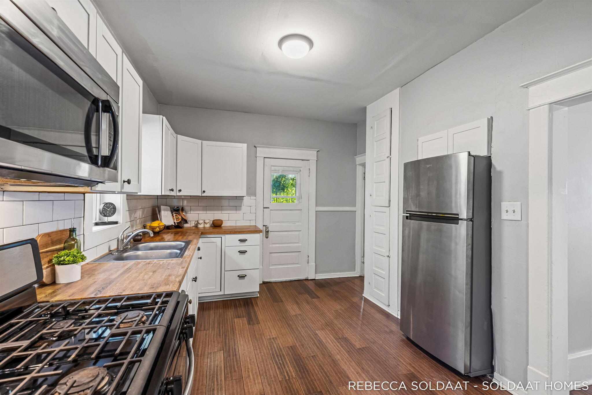 1156 Eastern Avenue SE Grand Rapids MI 49507