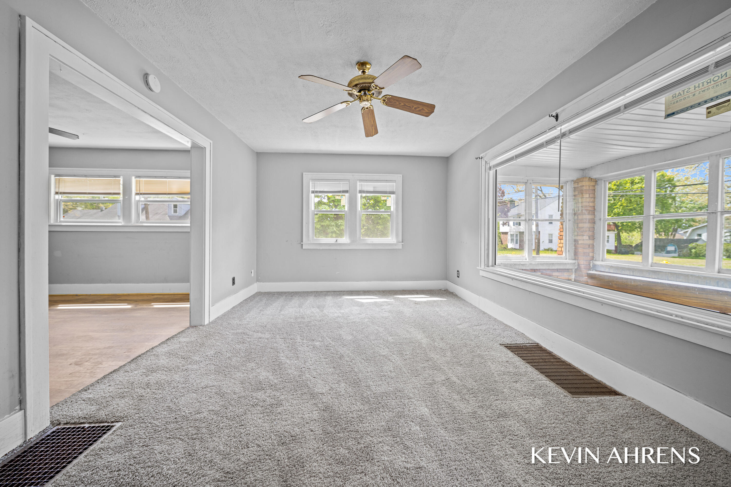 1862 Kalamazoo Avenue SE Grand Rapids MI 49507