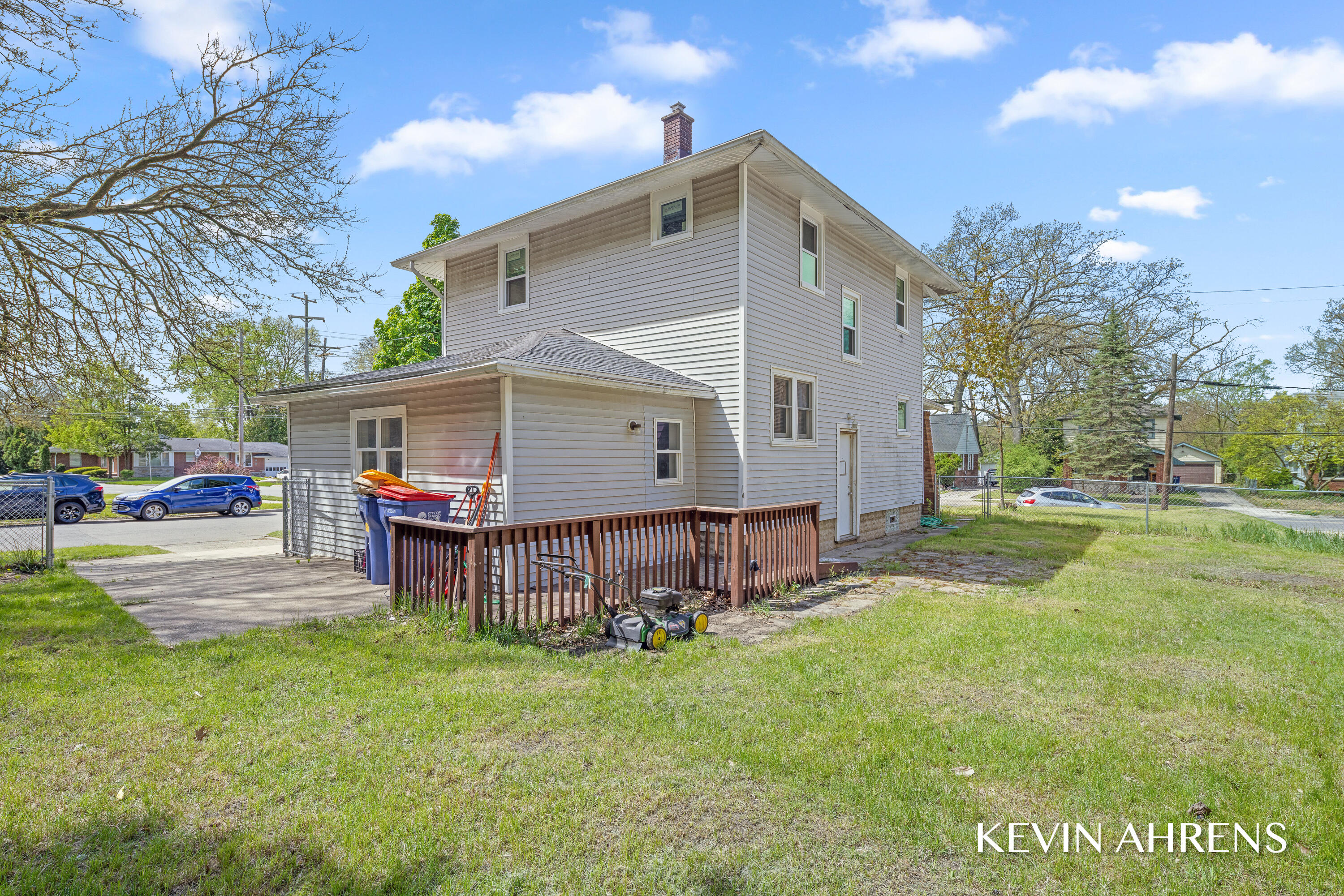 1862 Kalamazoo Avenue SE Grand Rapids MI 49507