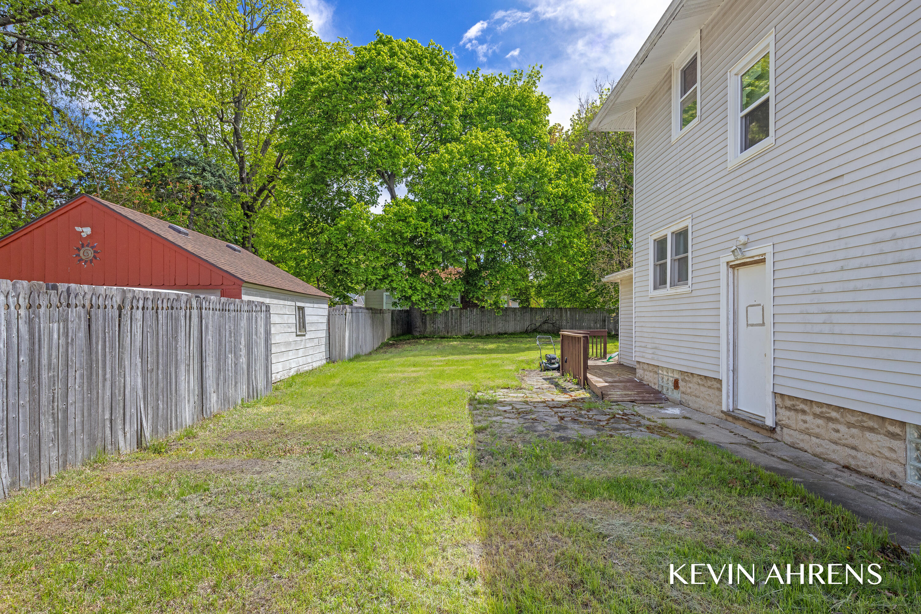 1862 Kalamazoo Avenue SE Grand Rapids MI 49507