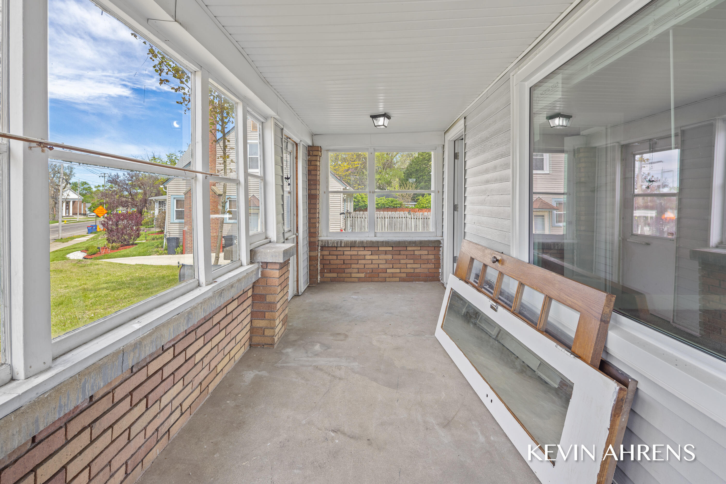 1862 Kalamazoo Avenue SE Grand Rapids MI 49507