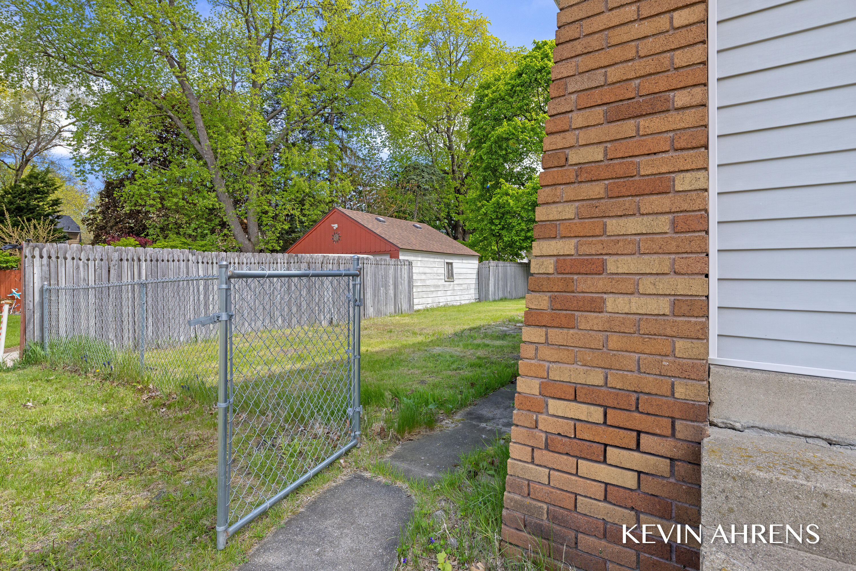 1862 Kalamazoo Avenue SE Grand Rapids MI 49507
