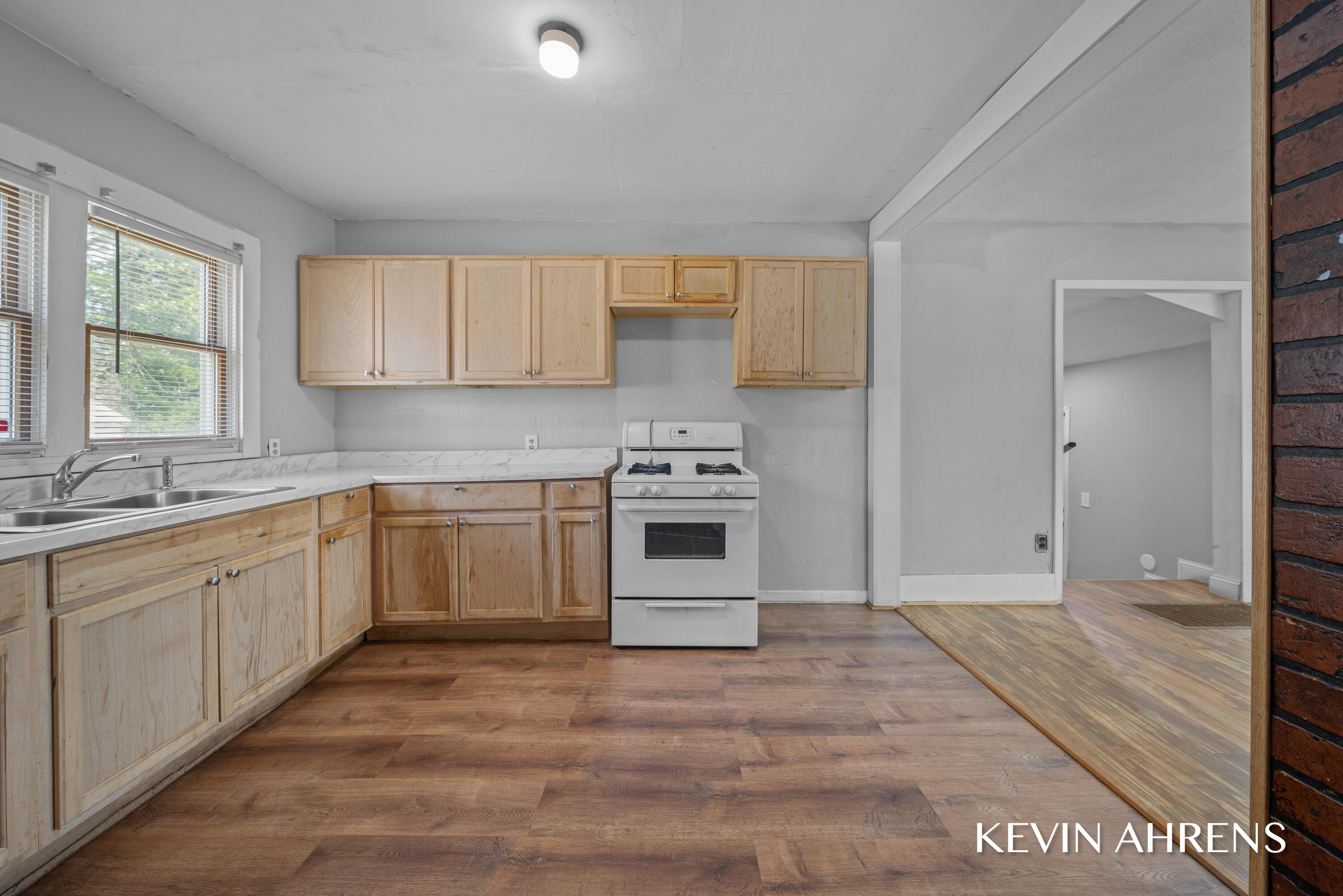1862 Kalamazoo Avenue SE Grand Rapids MI 49507