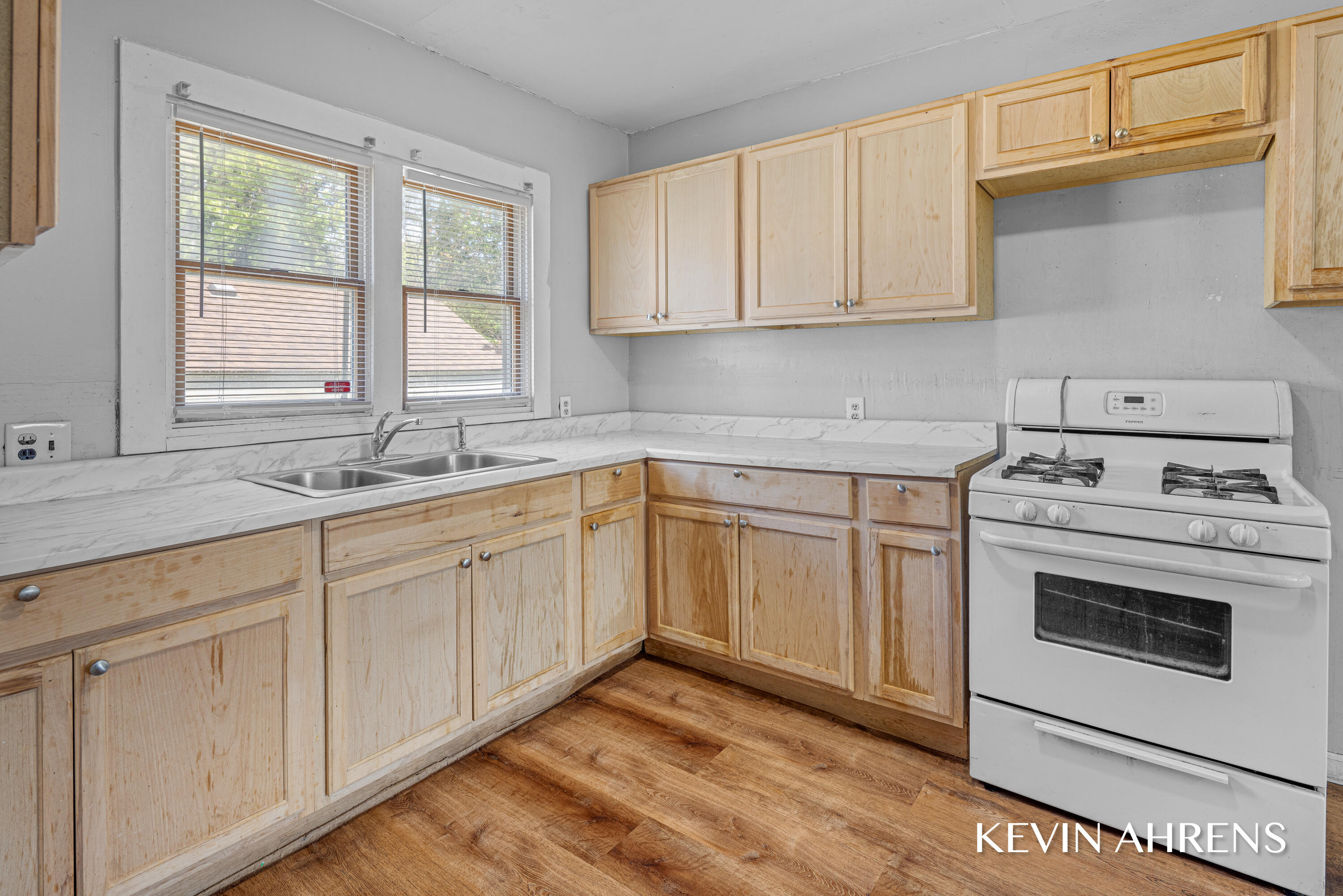 1862 Kalamazoo Avenue SE Grand Rapids MI 49507