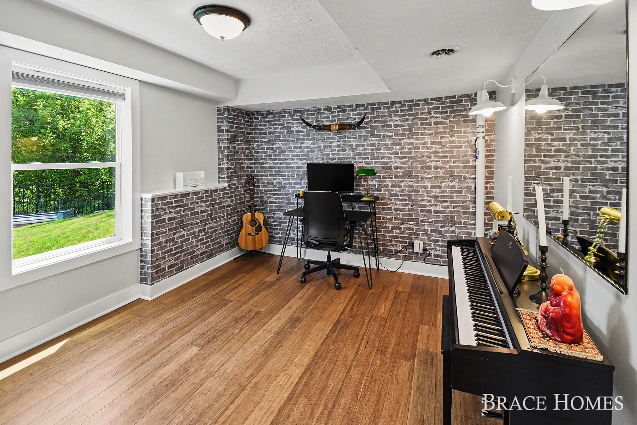 156 Hightower Drive NE Rockford MI 49341