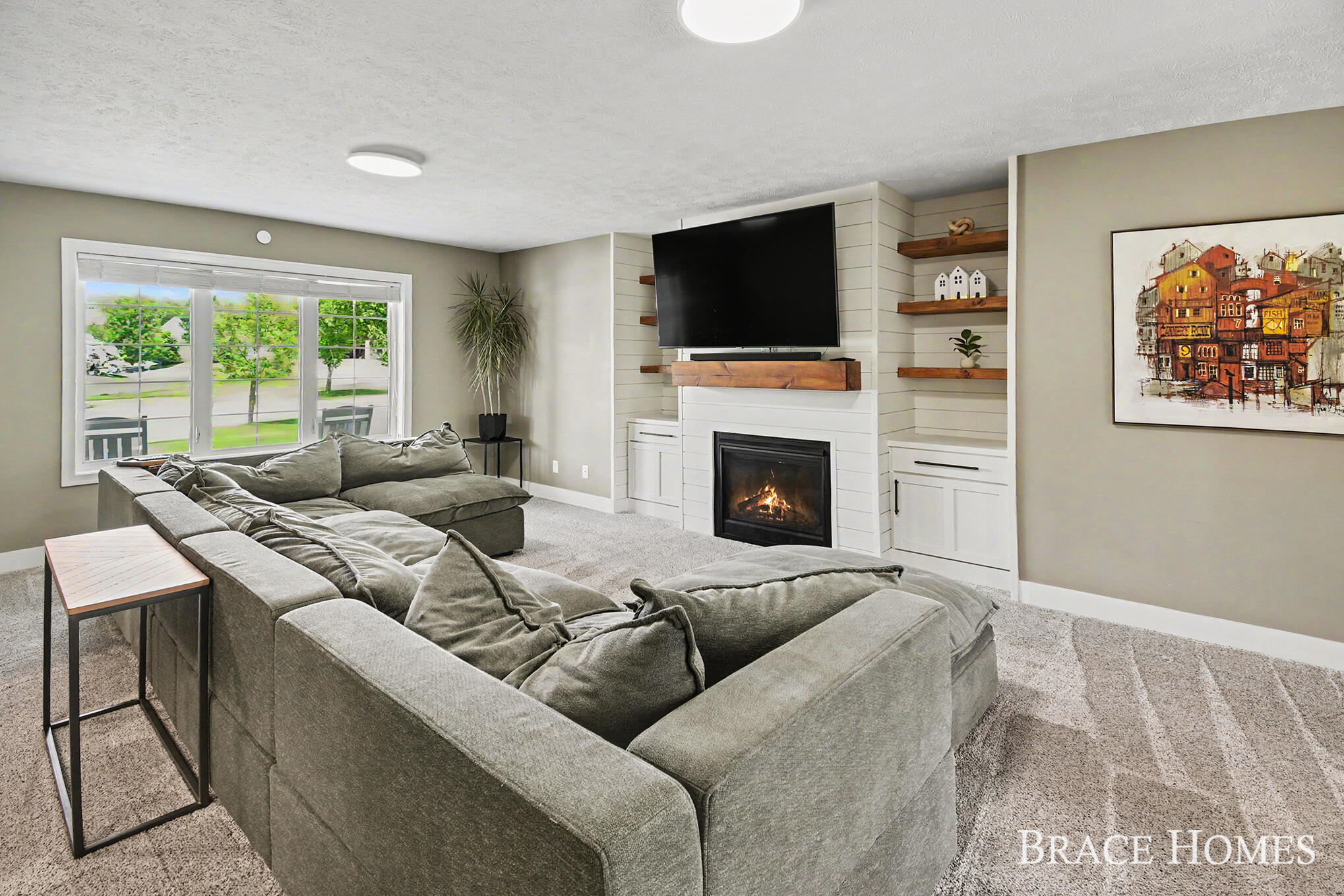 156 Hightower Drive NE Rockford MI 49341