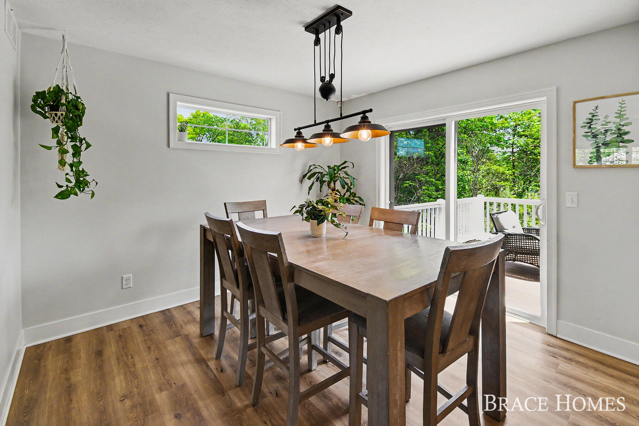 156 Hightower Drive NE Rockford MI 49341