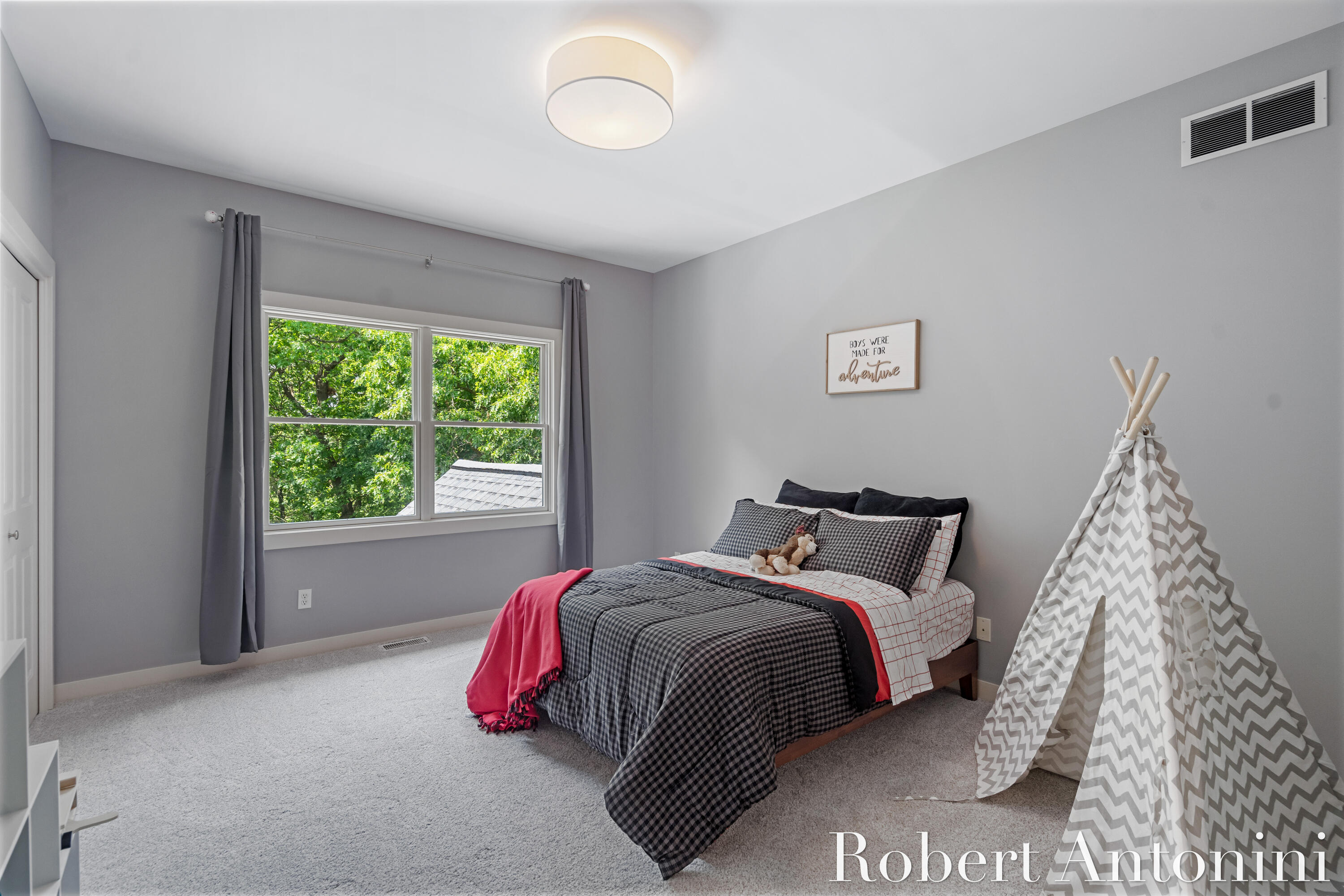 1977 Emerald Glen Court NE Ada MI 49301