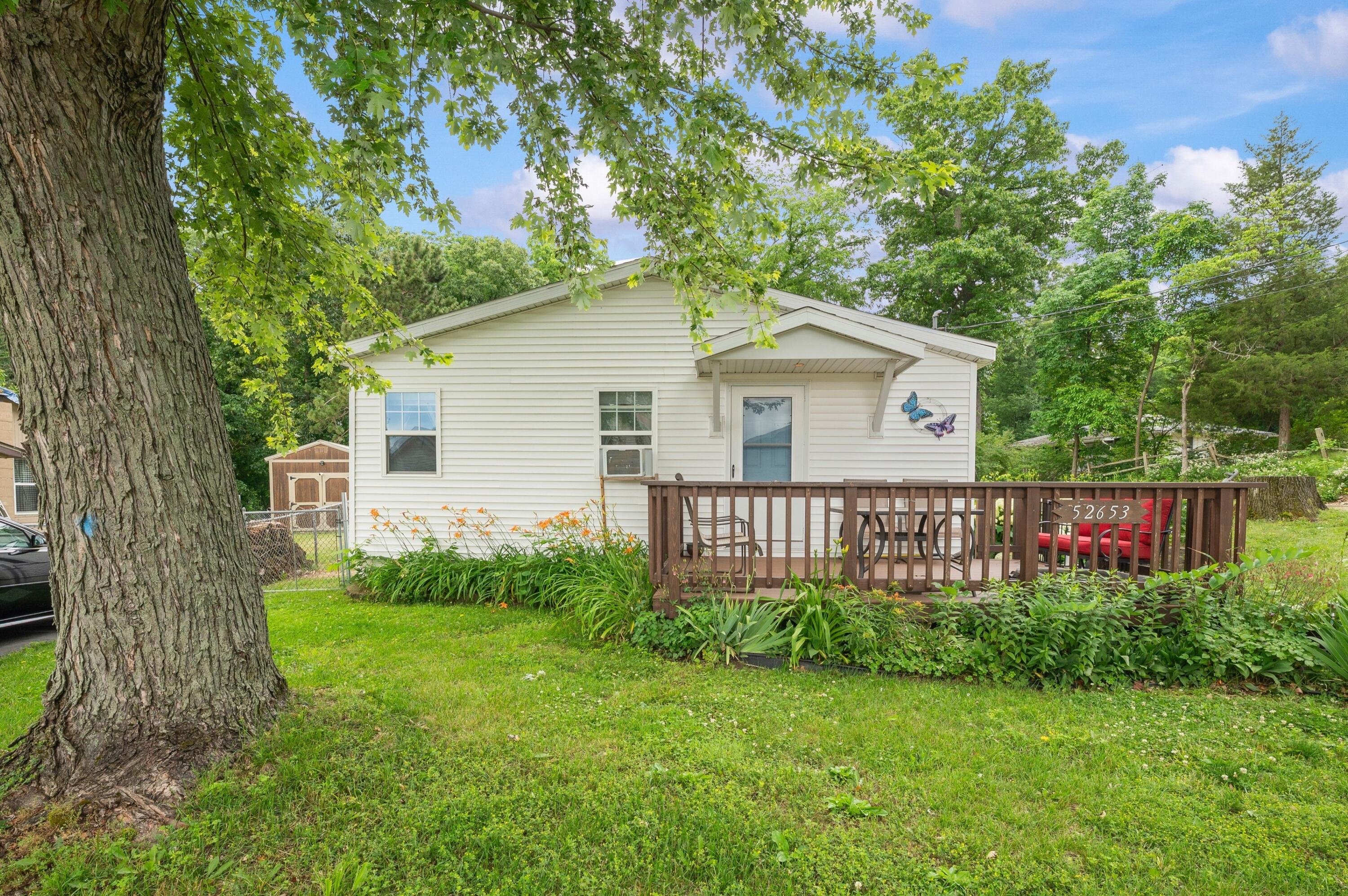 52653 Lakeview Drive Dowagiac MI 49047
