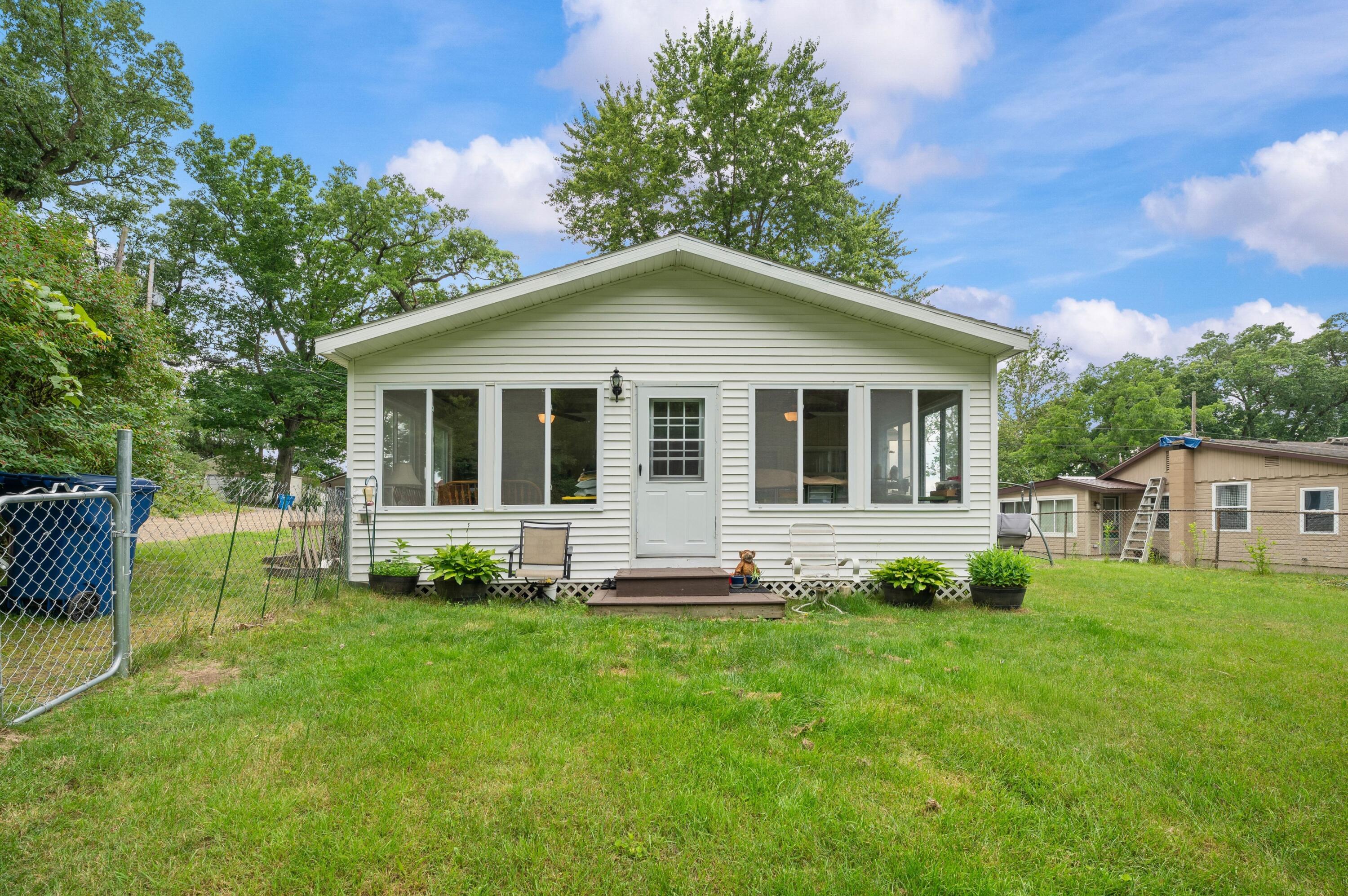 52653 Lakeview Drive Dowagiac MI 49047