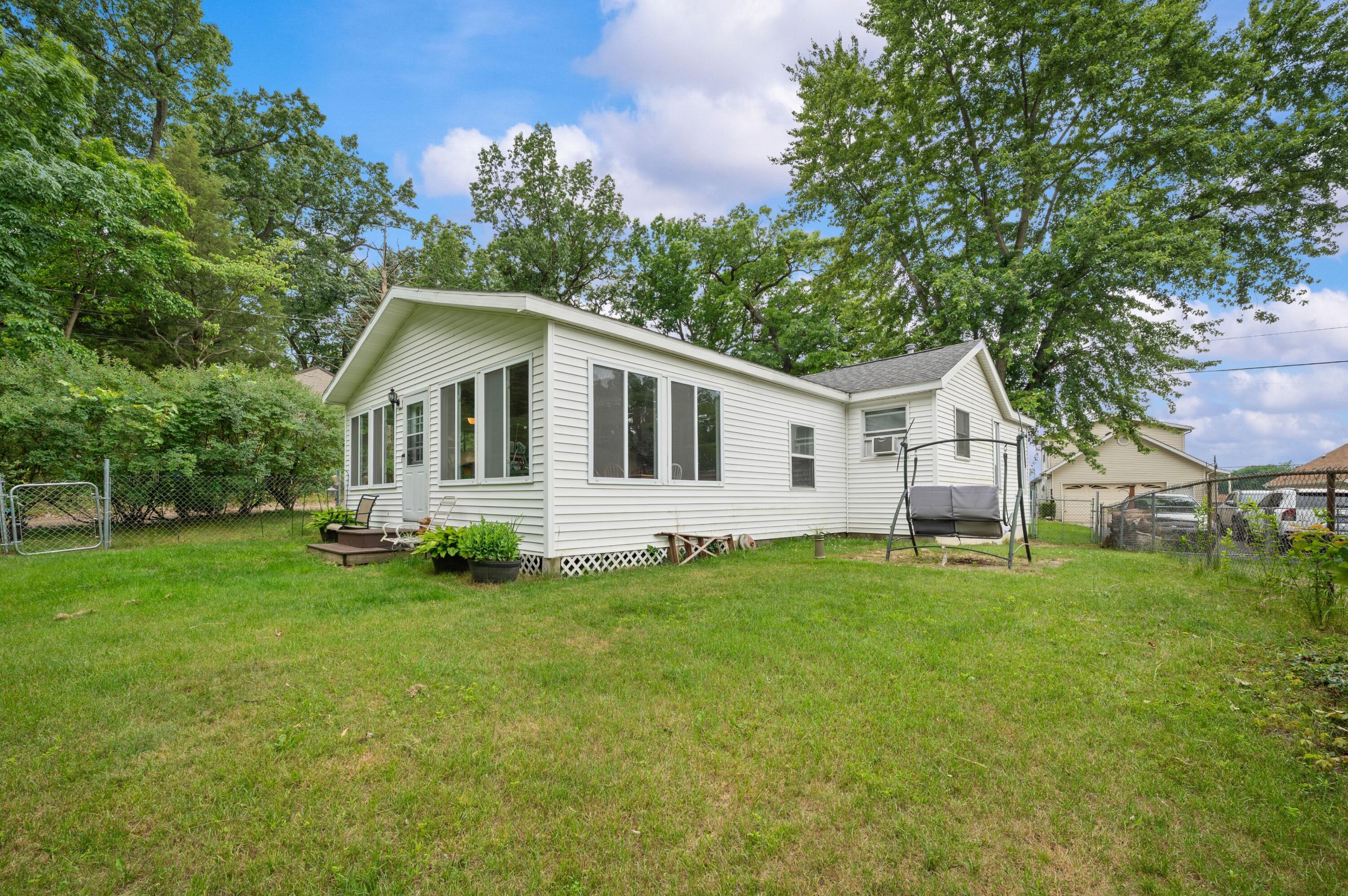 52653 Lakeview Drive Dowagiac MI 49047