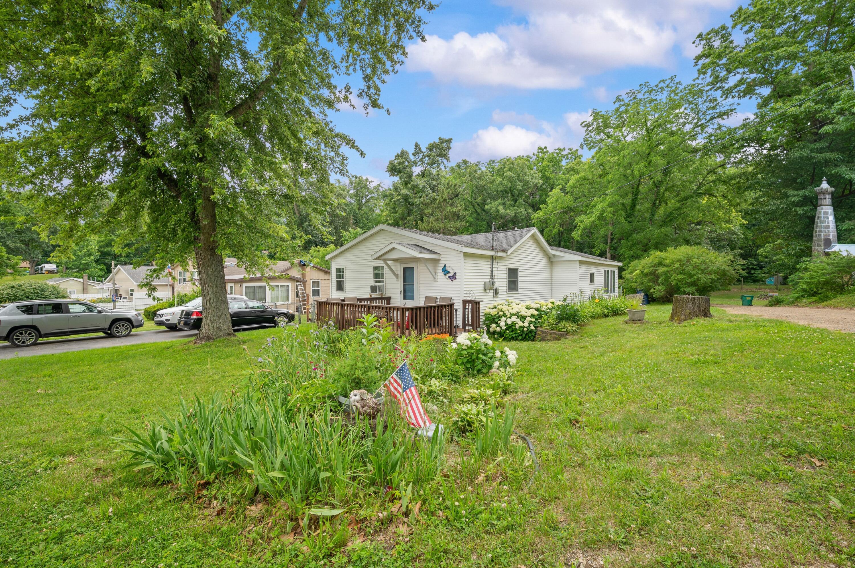 52653 Lakeview Drive Dowagiac MI 49047