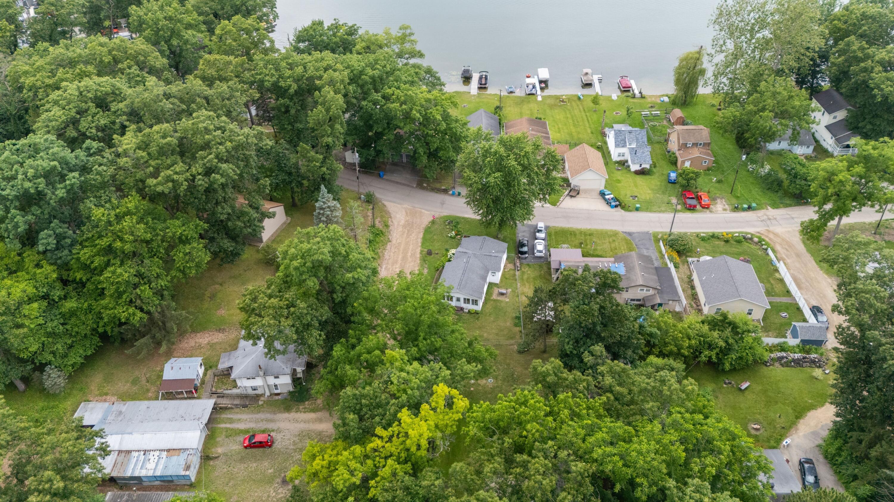52653 Lakeview Drive Dowagiac MI 49047