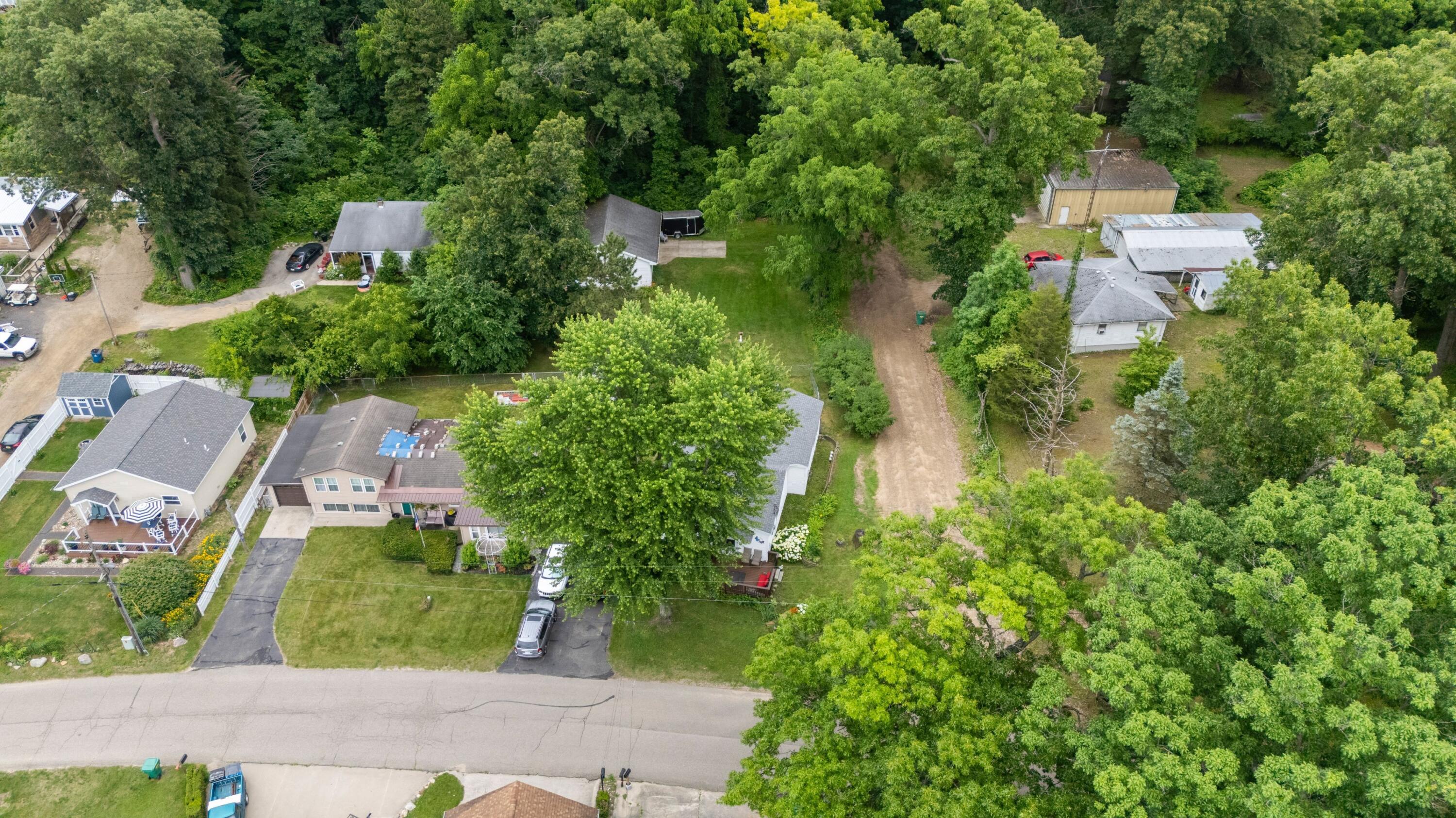 52653 Lakeview Drive Dowagiac MI 49047
