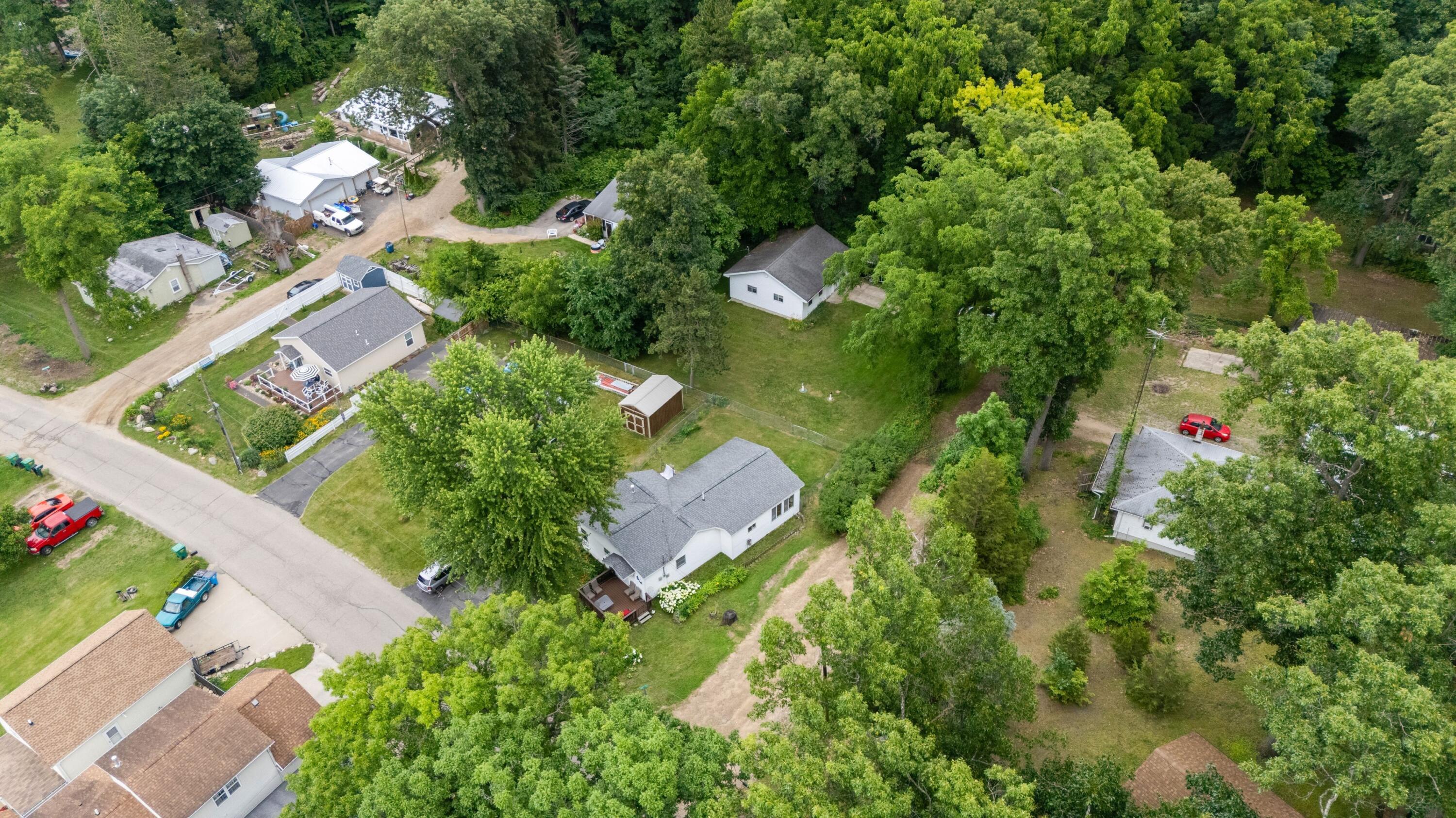 52653 Lakeview Drive Dowagiac MI 49047