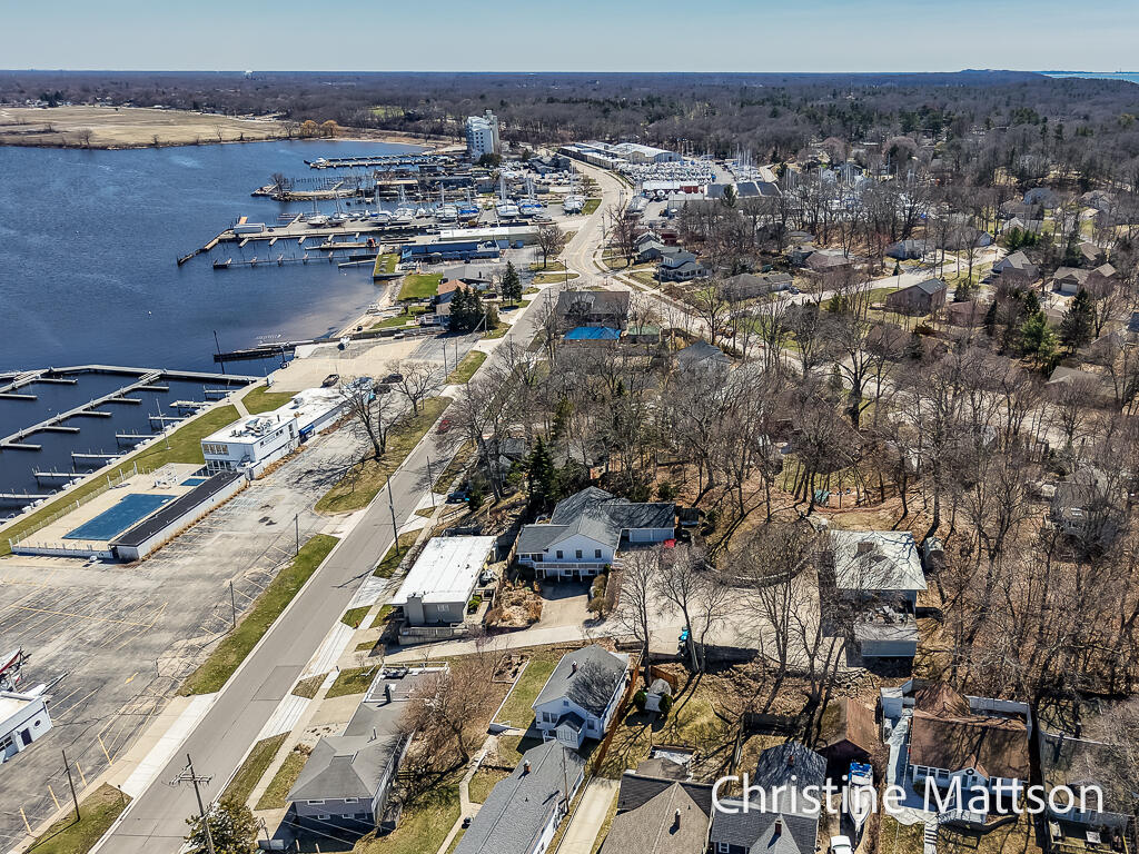 3229 Edgewater Street Muskegon MI 49441