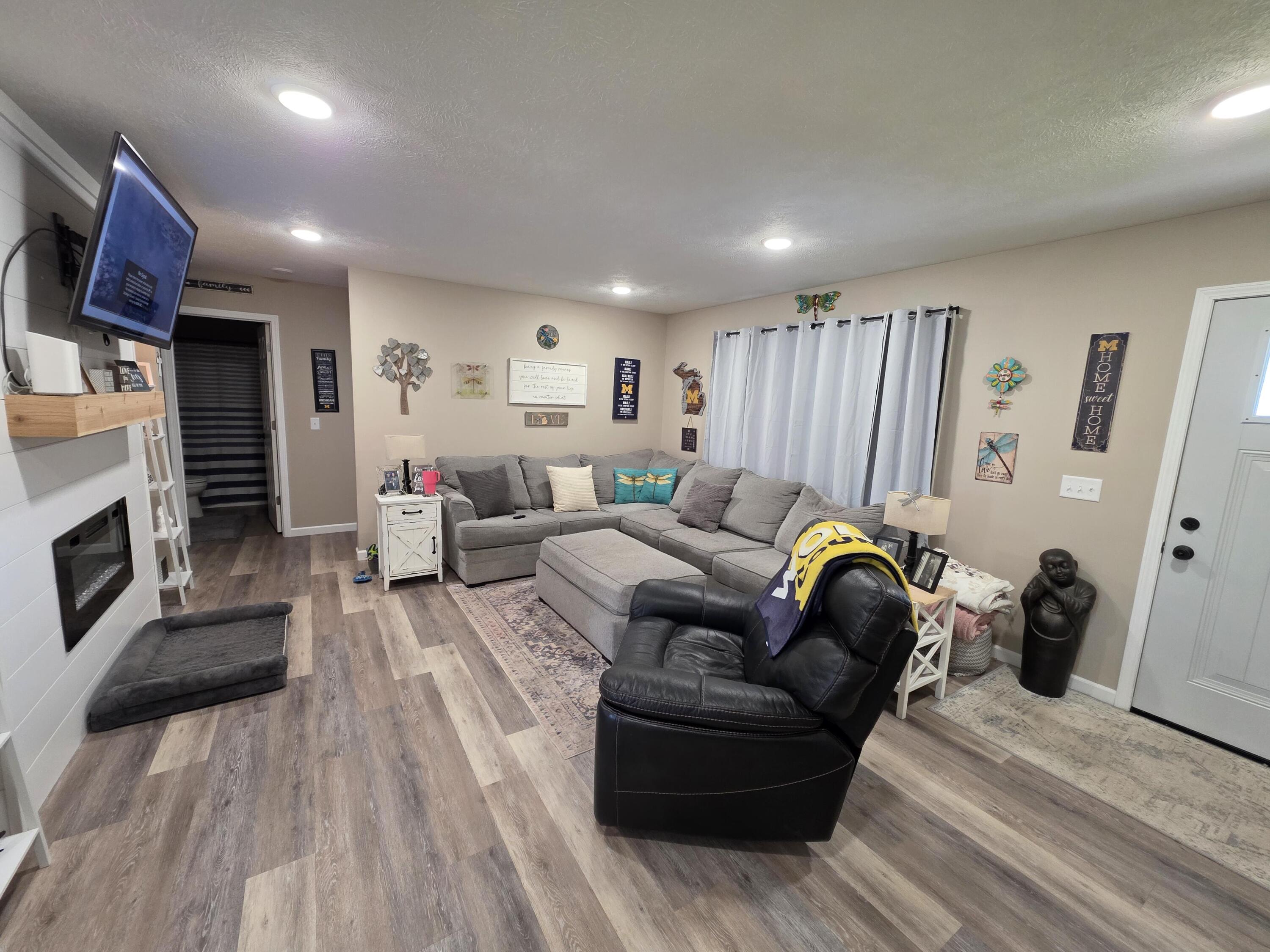2288 Evanston Avenue Muskegon MI 49442