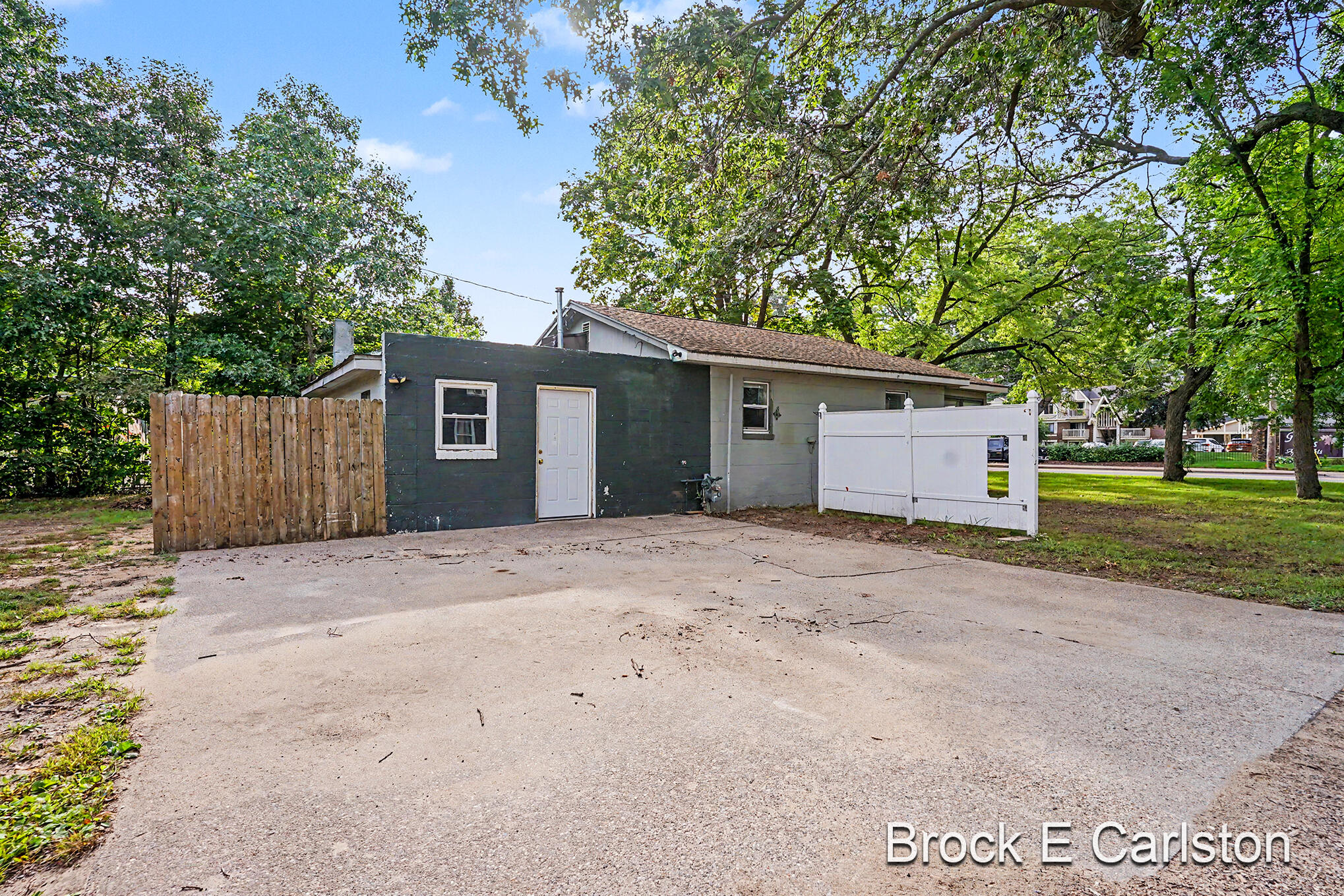 1756 Marquette Avenue Muskegon MI 49442