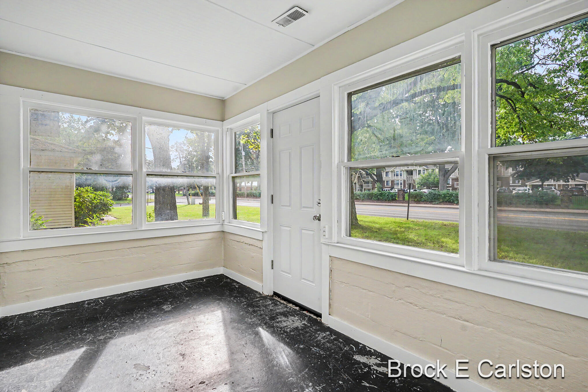 1756 Marquette Avenue Muskegon MI 49442