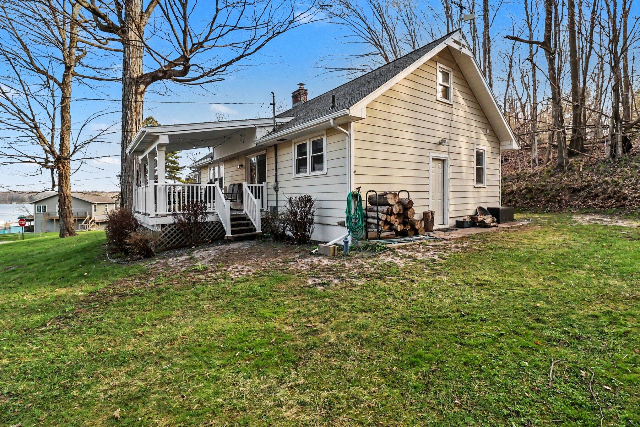 5989 Barnhart Road Ludington MI 49431