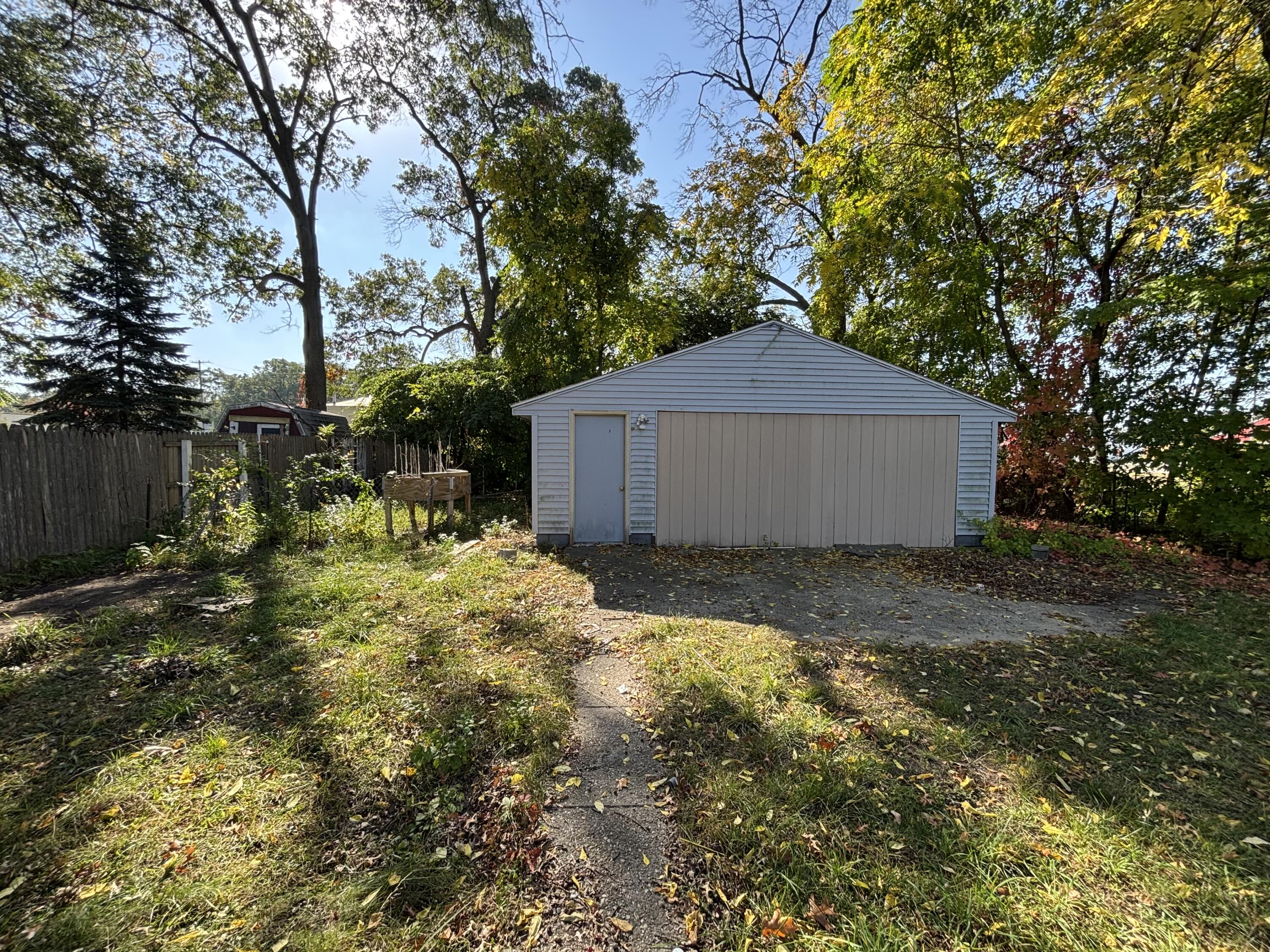 235 W Larch Avenue Muskegon MI 49441