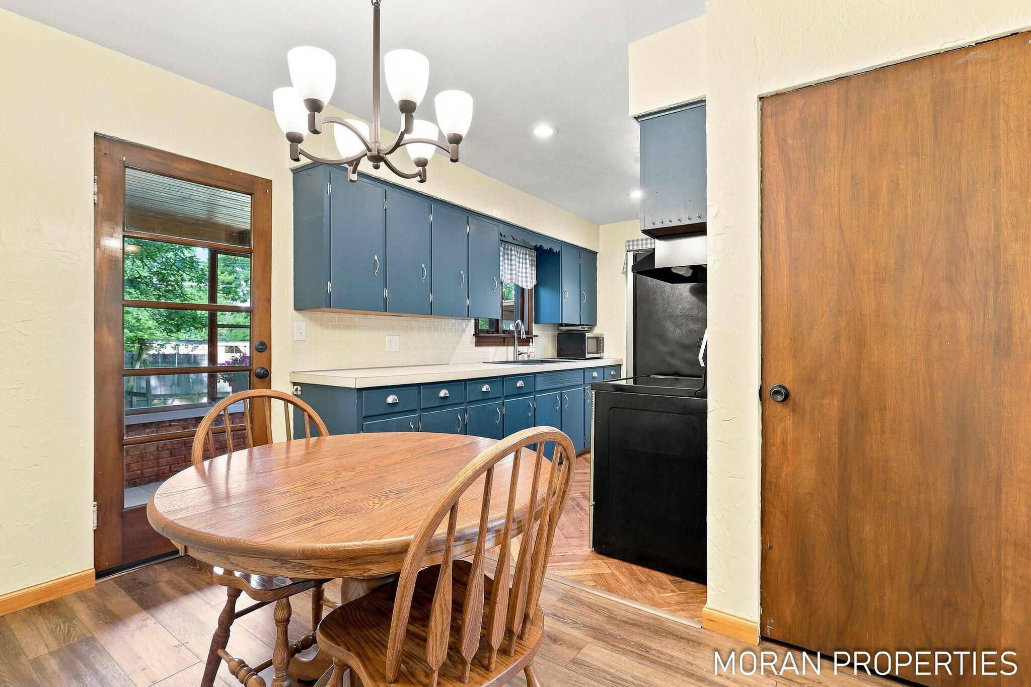 210 Hope Avenue Holland MI 49423