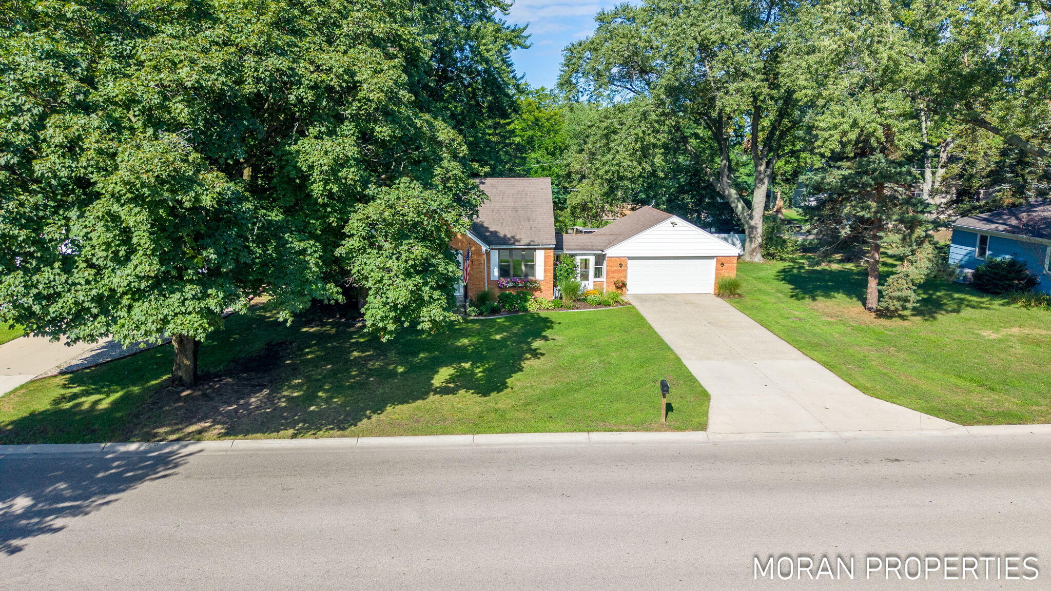 210 Hope Avenue Holland MI 49423