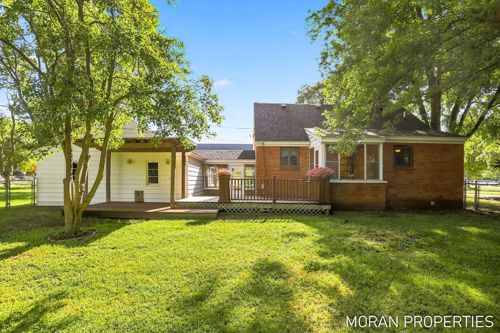 210 Hope Avenue Holland MI 49423