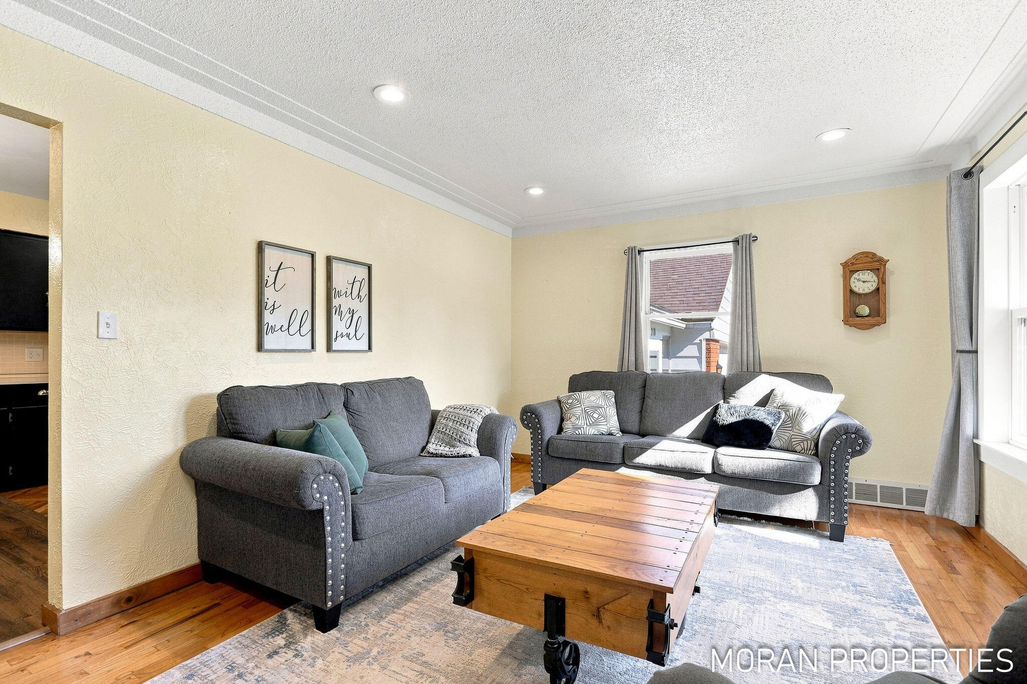 210 Hope Avenue Holland MI 49423