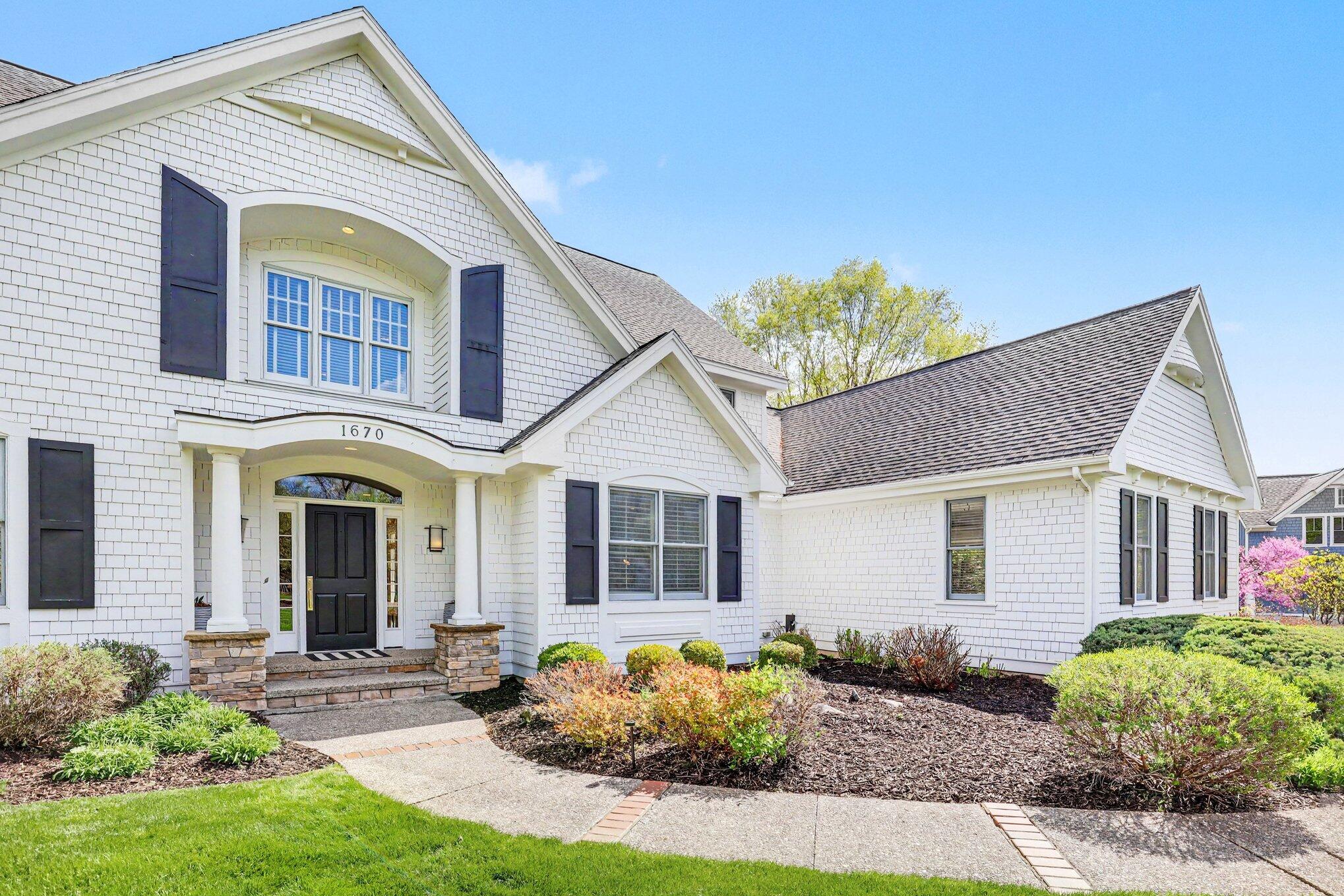 1670 Flowers Crossing Drive NE Grand Rapids MI 49525