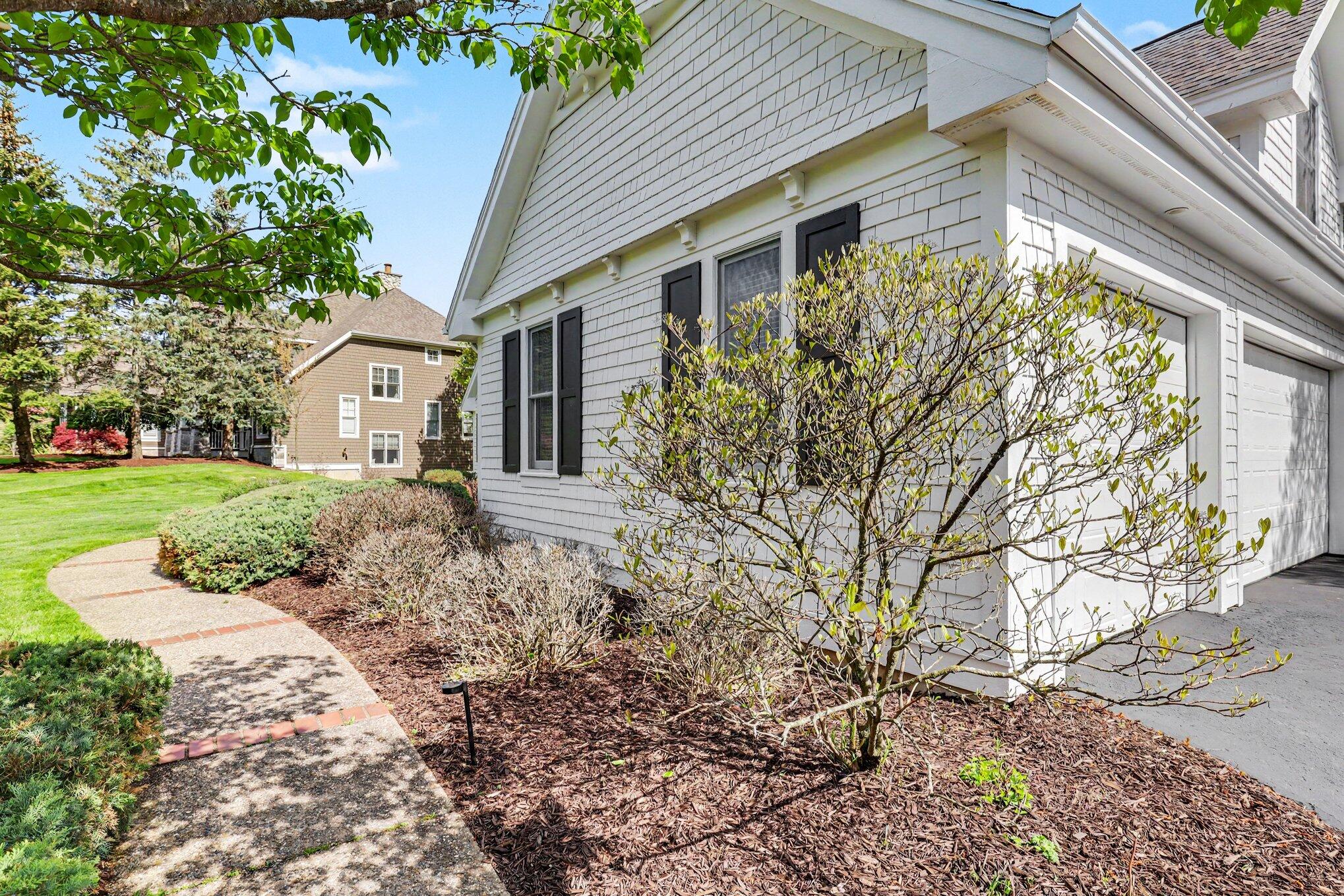 1670 Flowers Crossing Drive NE Grand Rapids MI 49525