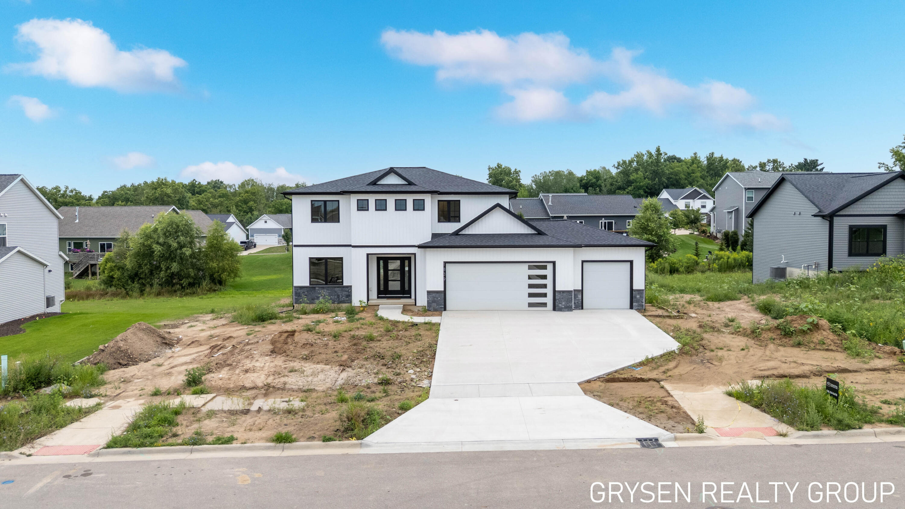 1839 Stratford Lane NW Grand Rapids MI 49534