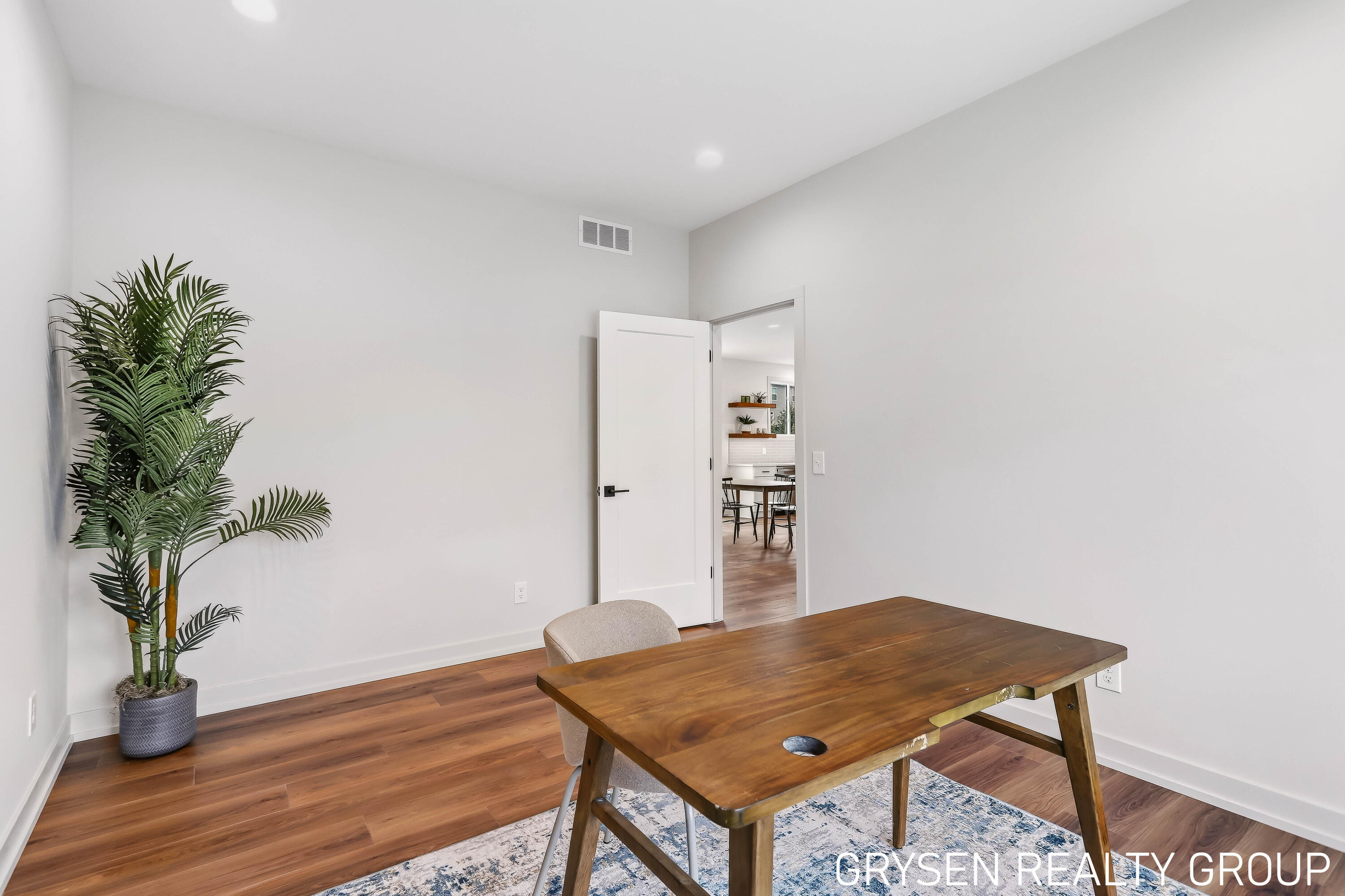 1839 Stratford Lane NW Grand Rapids MI 49534
