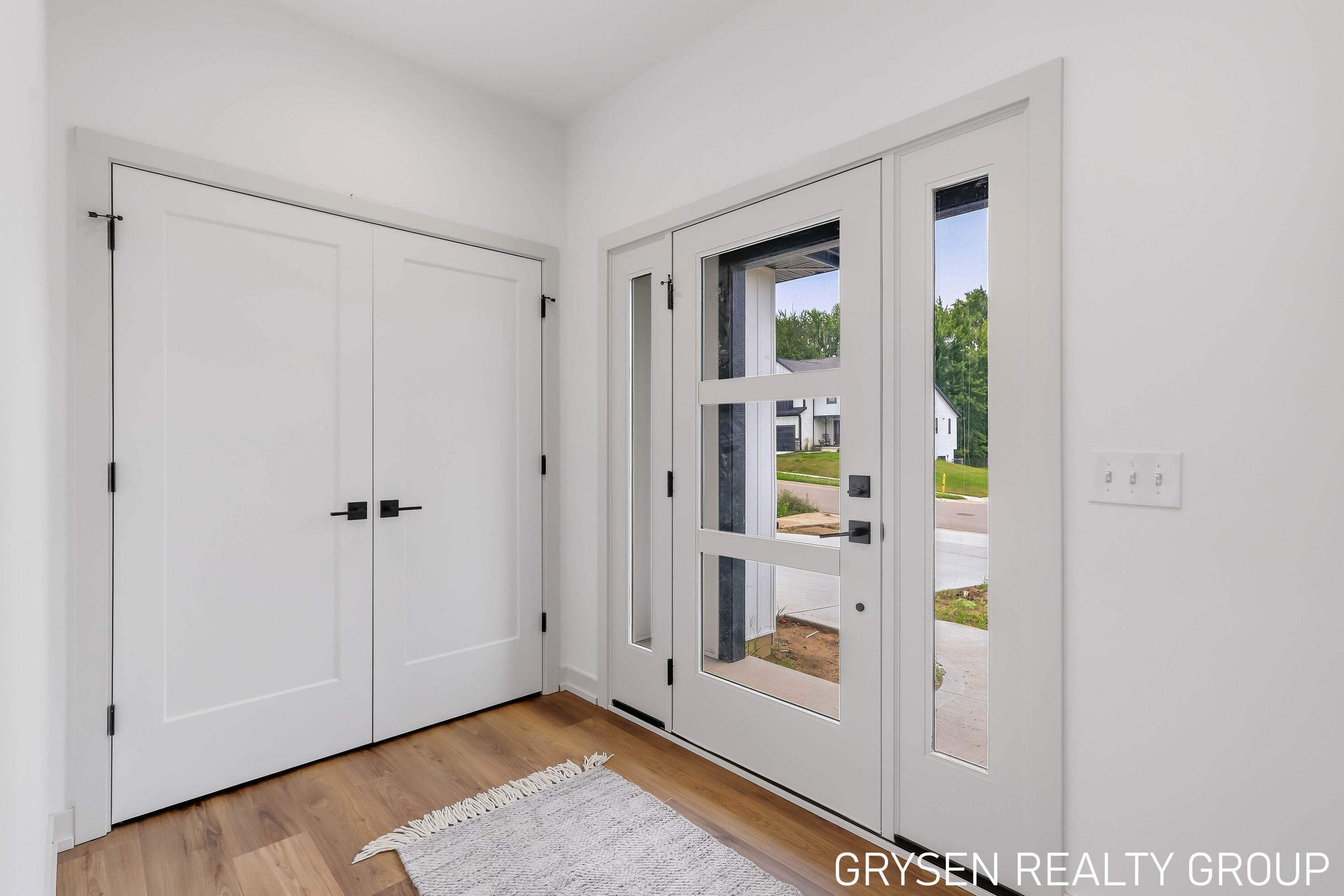 1839 Stratford Lane NW Grand Rapids MI 49534