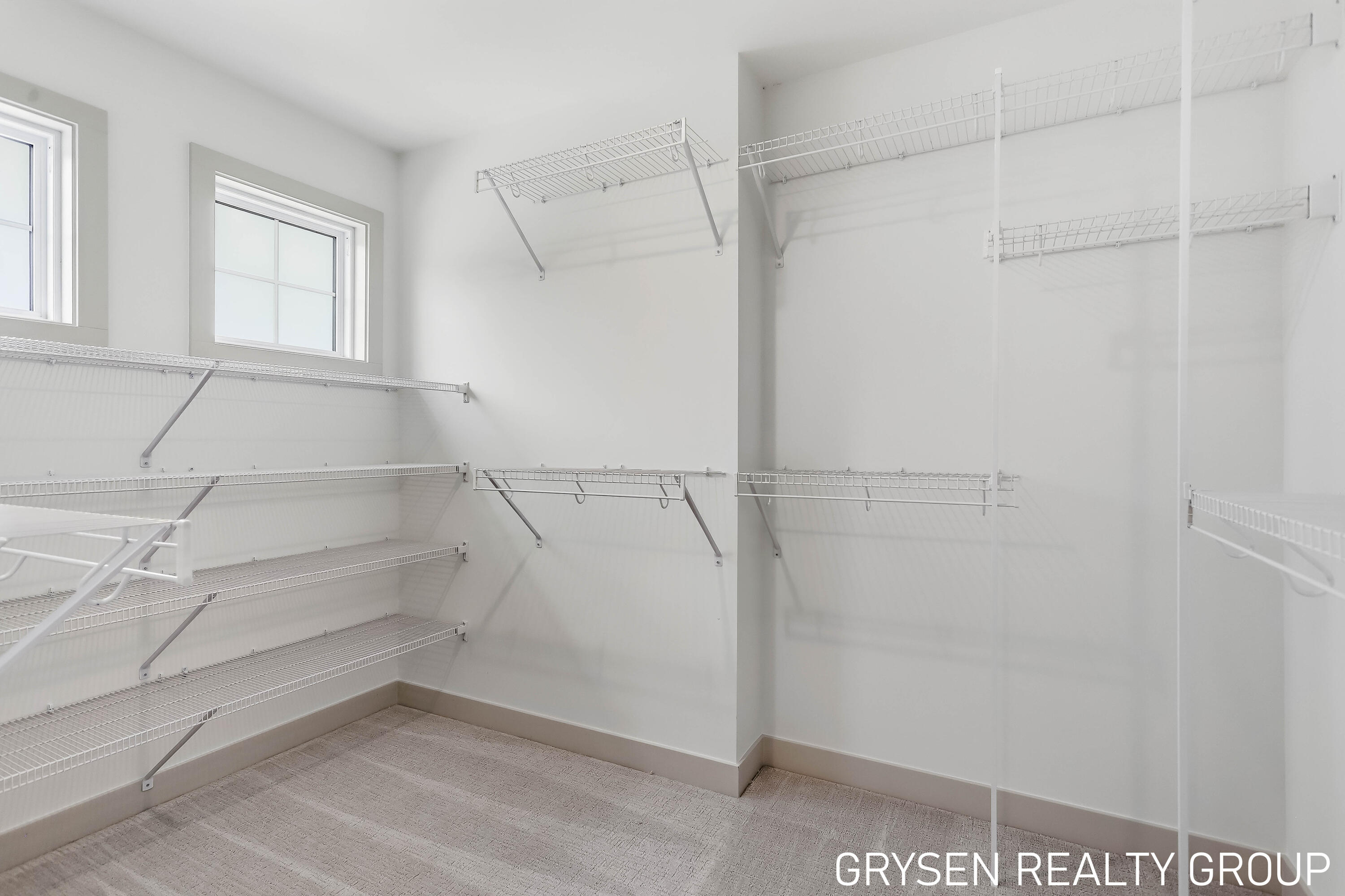 1839 Stratford Lane NW Grand Rapids MI 49534
